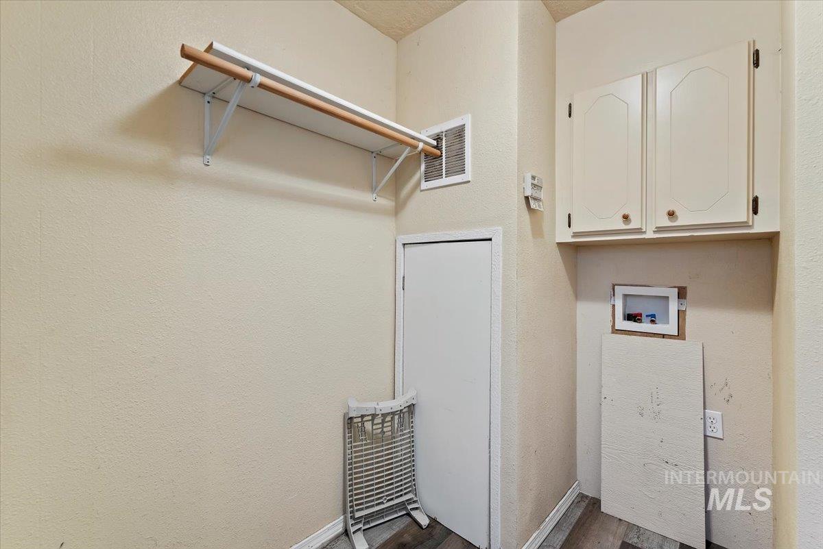 1810 E Sherman, Nampa, Idaho 83686, 3 Bedrooms, 2 Bathrooms, Residential For Sale, Price $285,000,MLS 98966087