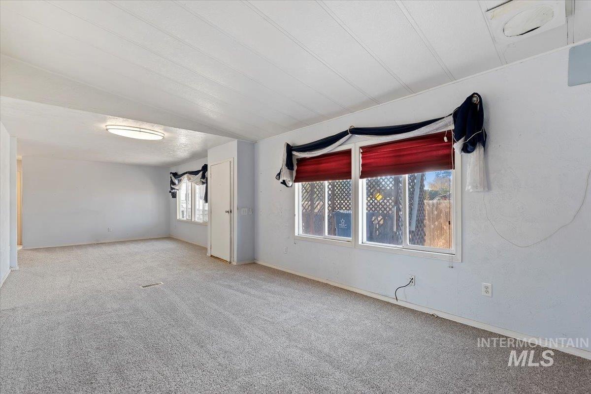 1810 E Sherman, Nampa, Idaho 83686, 3 Bedrooms, 2 Bathrooms, Residential For Sale, Price $285,000,MLS 98966087