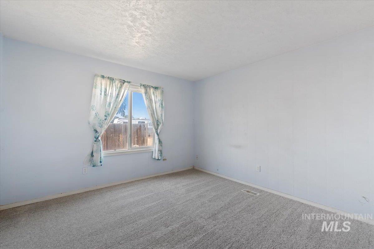 1810 E Sherman, Nampa, Idaho 83686, 3 Bedrooms, 2 Bathrooms, Residential For Sale, Price $285,000,MLS 98966087