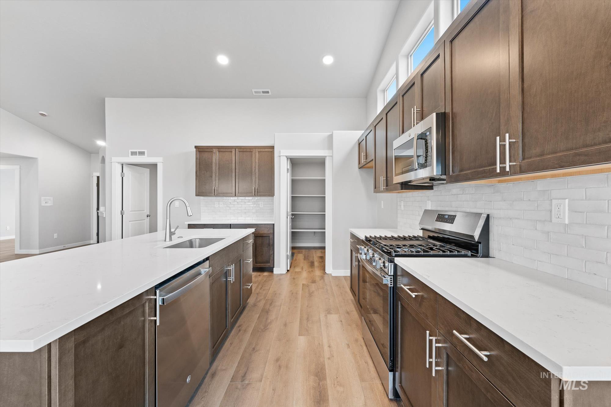 17240 N Sendoa Pl., Nampa, Idaho 83687, 4 Bedrooms, 2 Bathrooms, Residential For Sale, Price $493,990,MLS 98966090