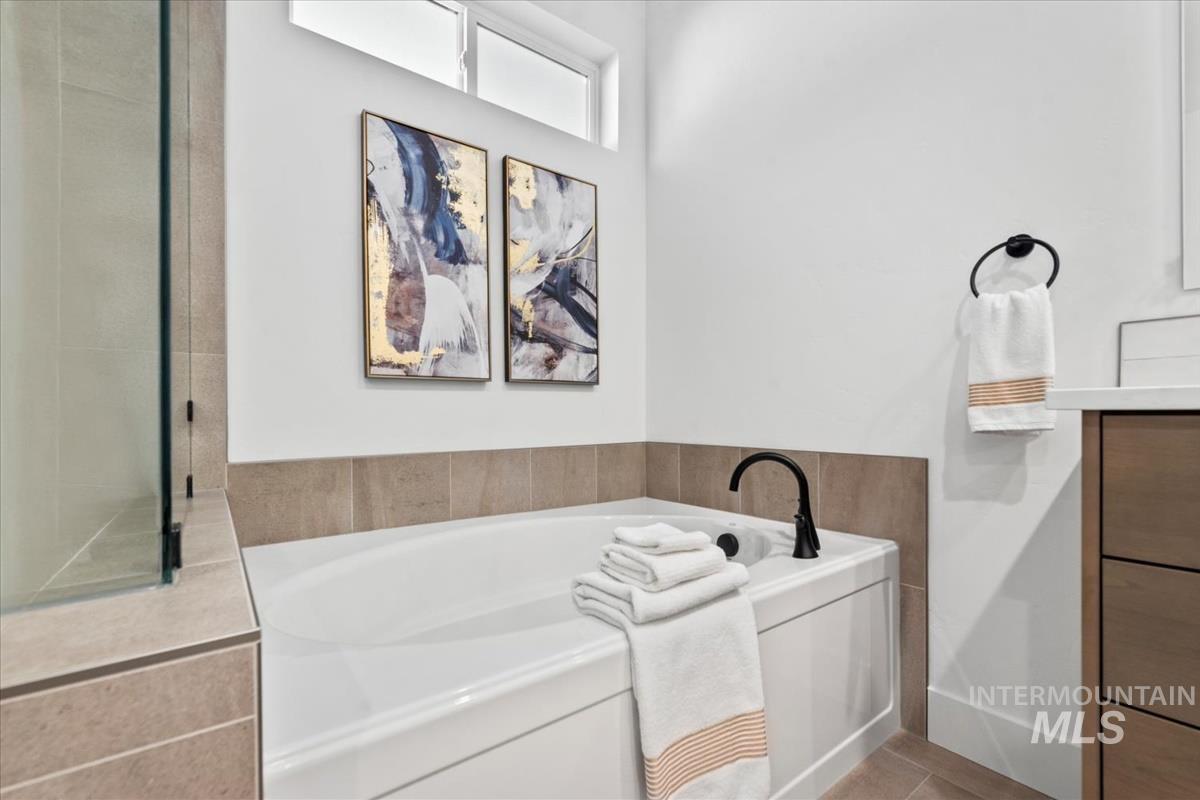 12464 W Wild Thistle Dr, Star, Idaho 83669, 3 Bedrooms, 2.5 Bathrooms, Residential For Sale, Price $674,900,MLS 98966107