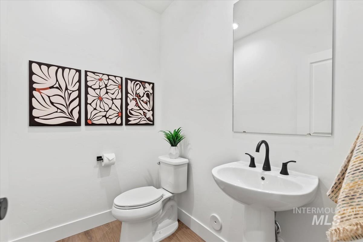 12464 W Wild Thistle Dr, Star, Idaho 83669, 3 Bedrooms, 2.5 Bathrooms, Residential For Sale, Price $674,900,MLS 98966107