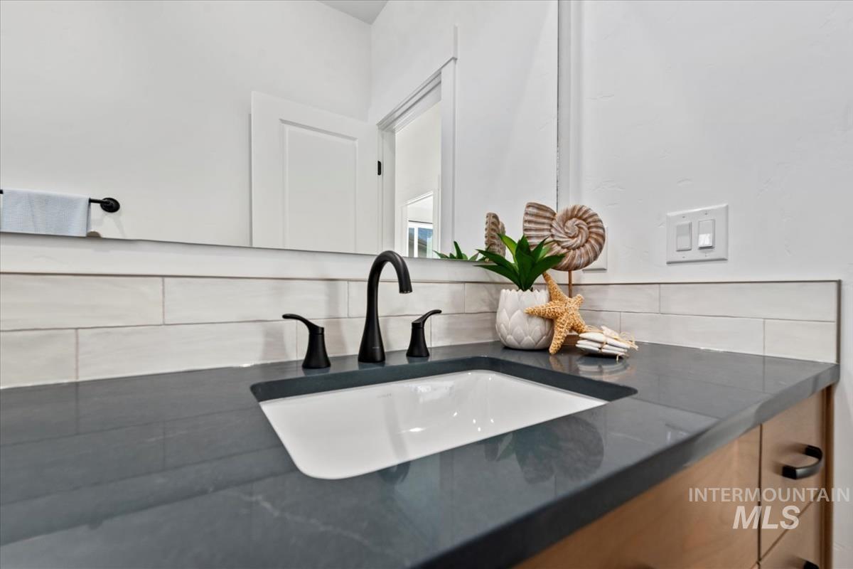 12464 W Wild Thistle Dr, Star, Idaho 83669, 3 Bedrooms, 2.5 Bathrooms, Residential For Sale, Price $674,900,MLS 98966107