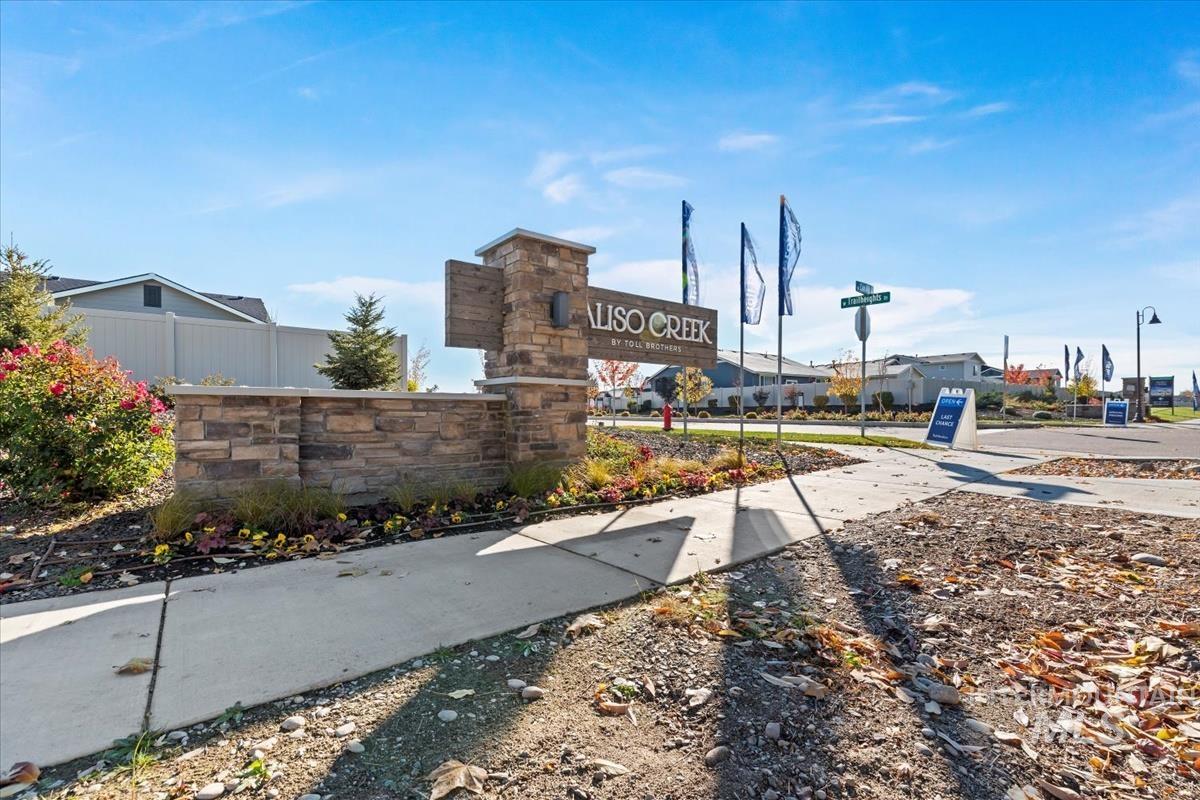 12464 W Wild Thistle Dr, Star, Idaho 83669, 3 Bedrooms, 2.5 Bathrooms, Residential For Sale, Price $674,900,MLS 98966107