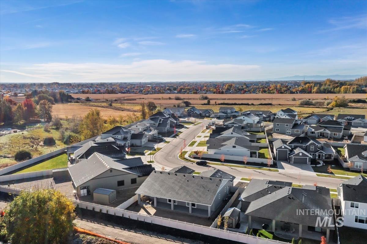 12464 W Wild Thistle Dr, Star, Idaho 83669, 3 Bedrooms, 2.5 Bathrooms, Residential For Sale, Price $674,900,MLS 98966107