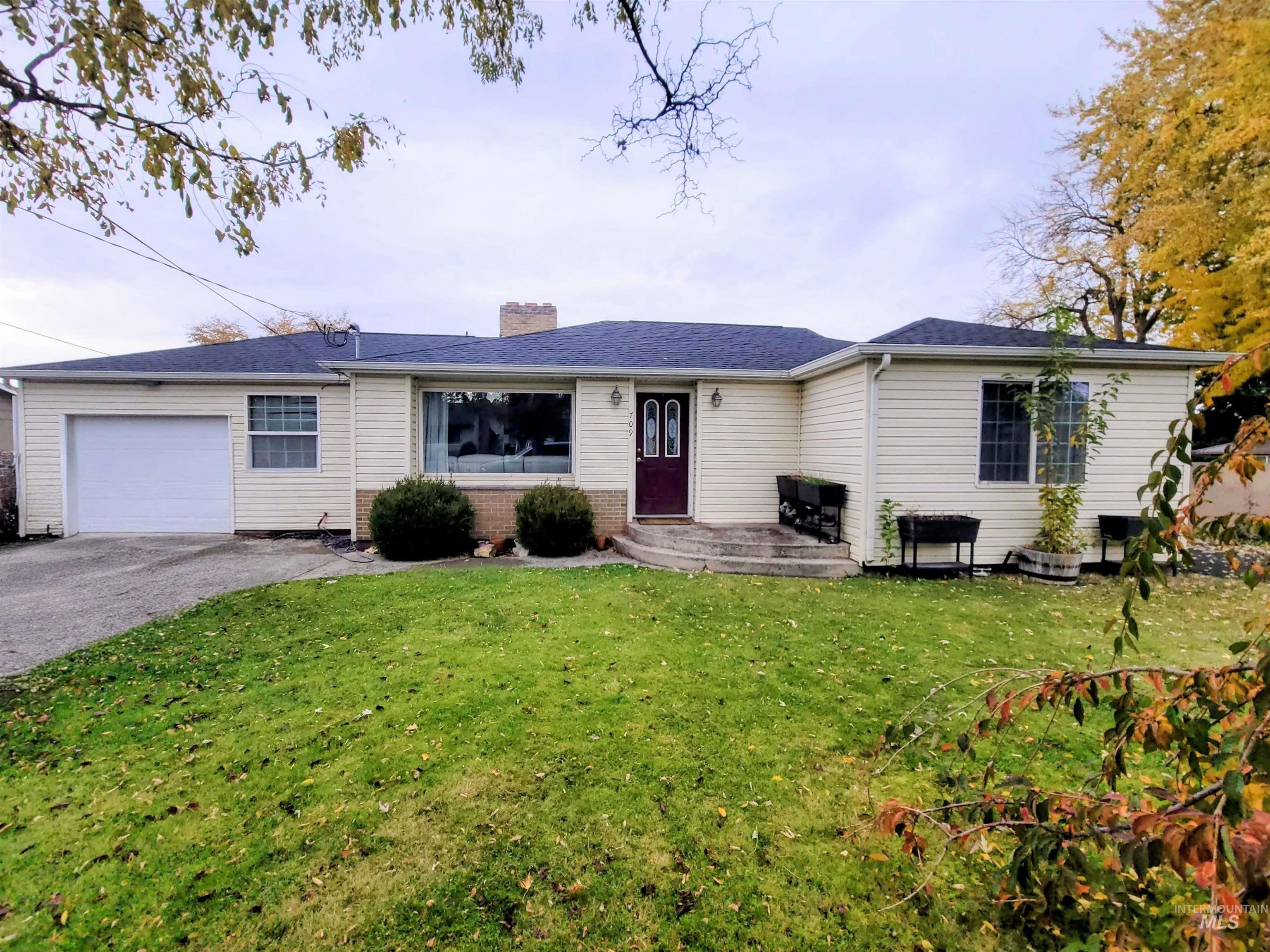 709 Park Ave., Lewiston, Idaho 83501, 3 Bedrooms, 2 Bathrooms, Residential For Sale, Price $419,000,MLS 98966108