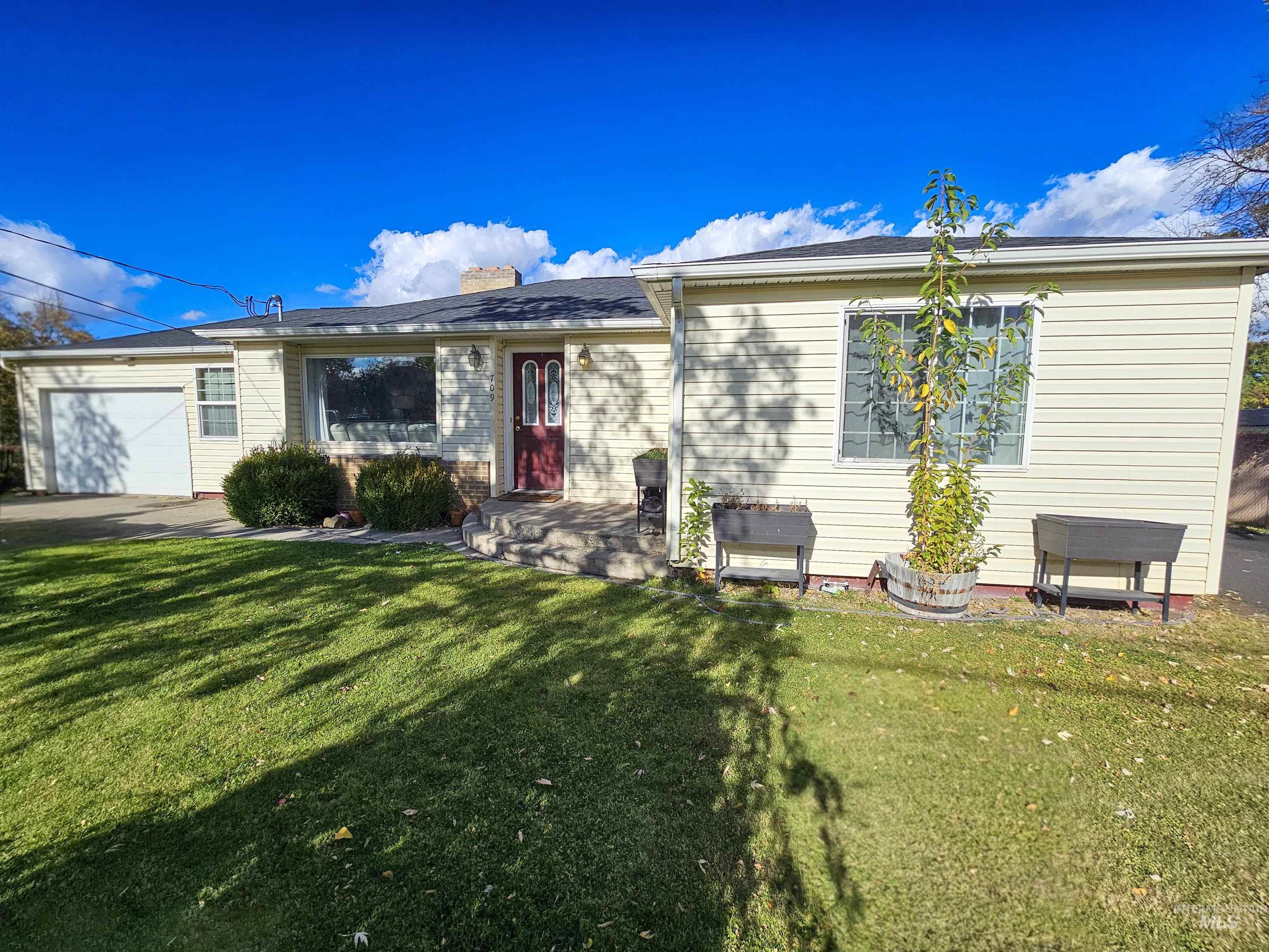 709 Park Ave., Lewiston, Idaho 83501, 3 Bedrooms, 2 Bathrooms, Residential For Sale, Price $419,000,MLS 98966108