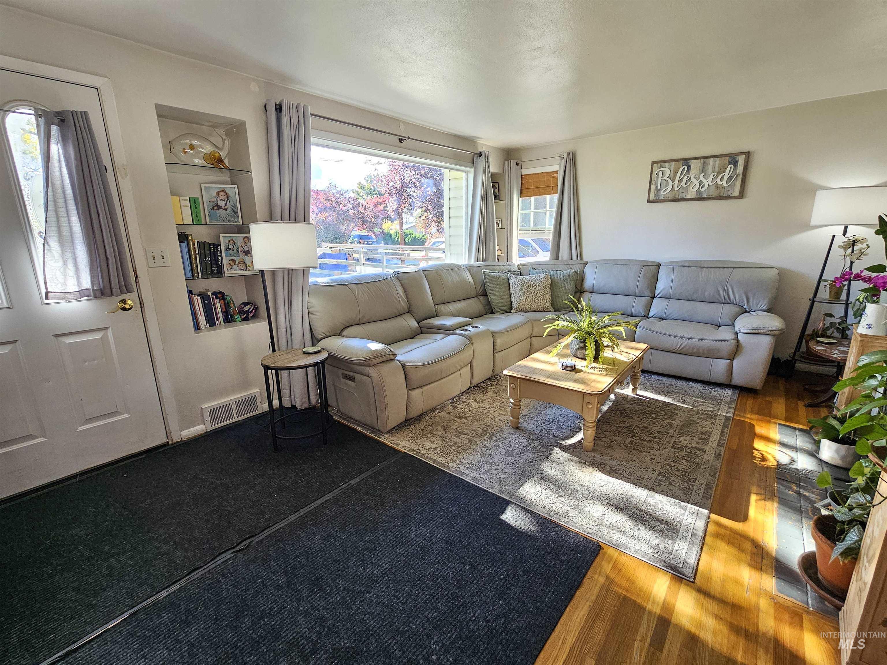 709 Park Ave., Lewiston, Idaho 83501, 3 Bedrooms, 2 Bathrooms, Residential For Sale, Price $419,000,MLS 98966108