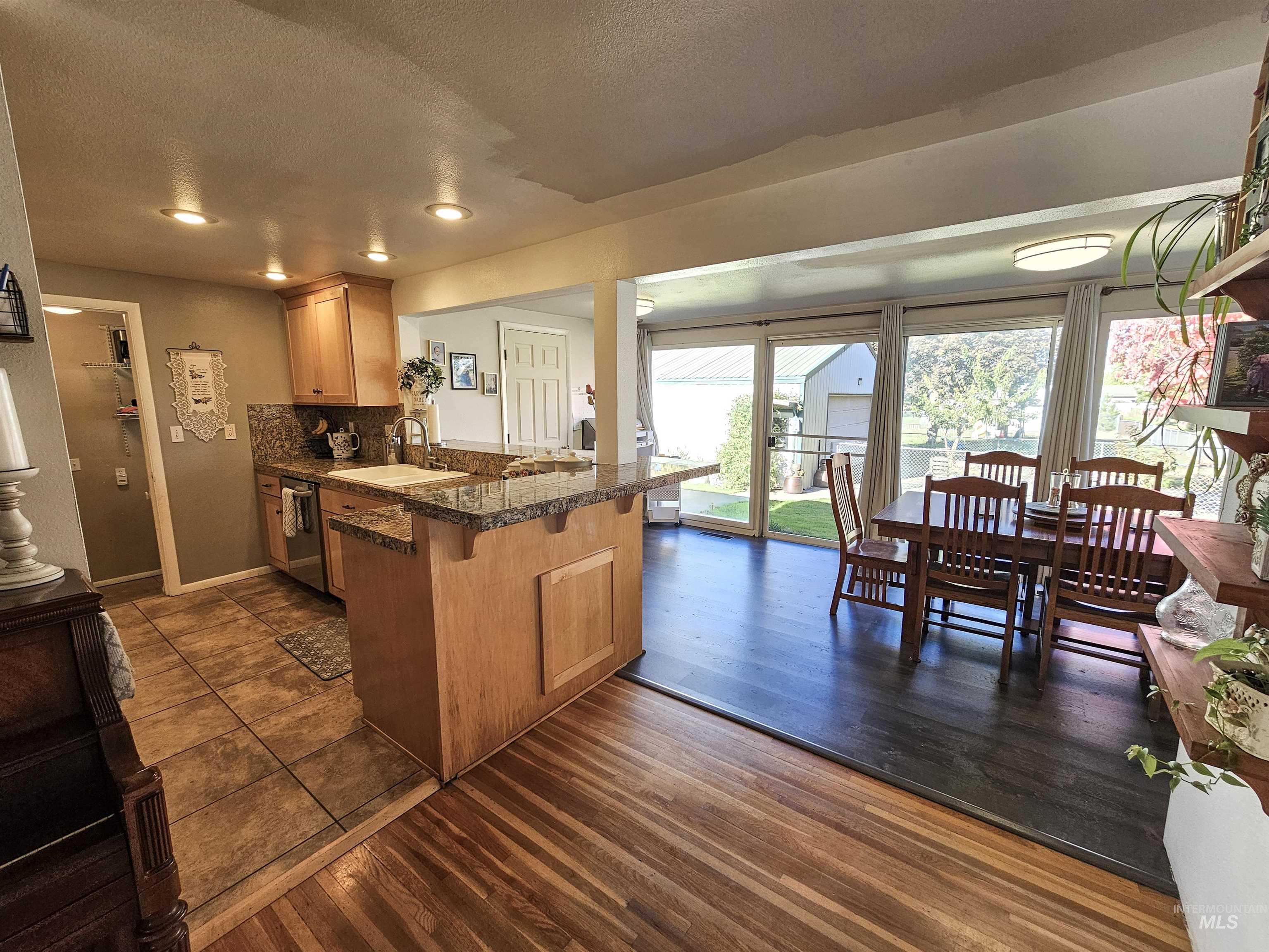 709 Park Ave., Lewiston, Idaho 83501, 3 Bedrooms, 2 Bathrooms, Residential For Sale, Price $419,000,MLS 98966108