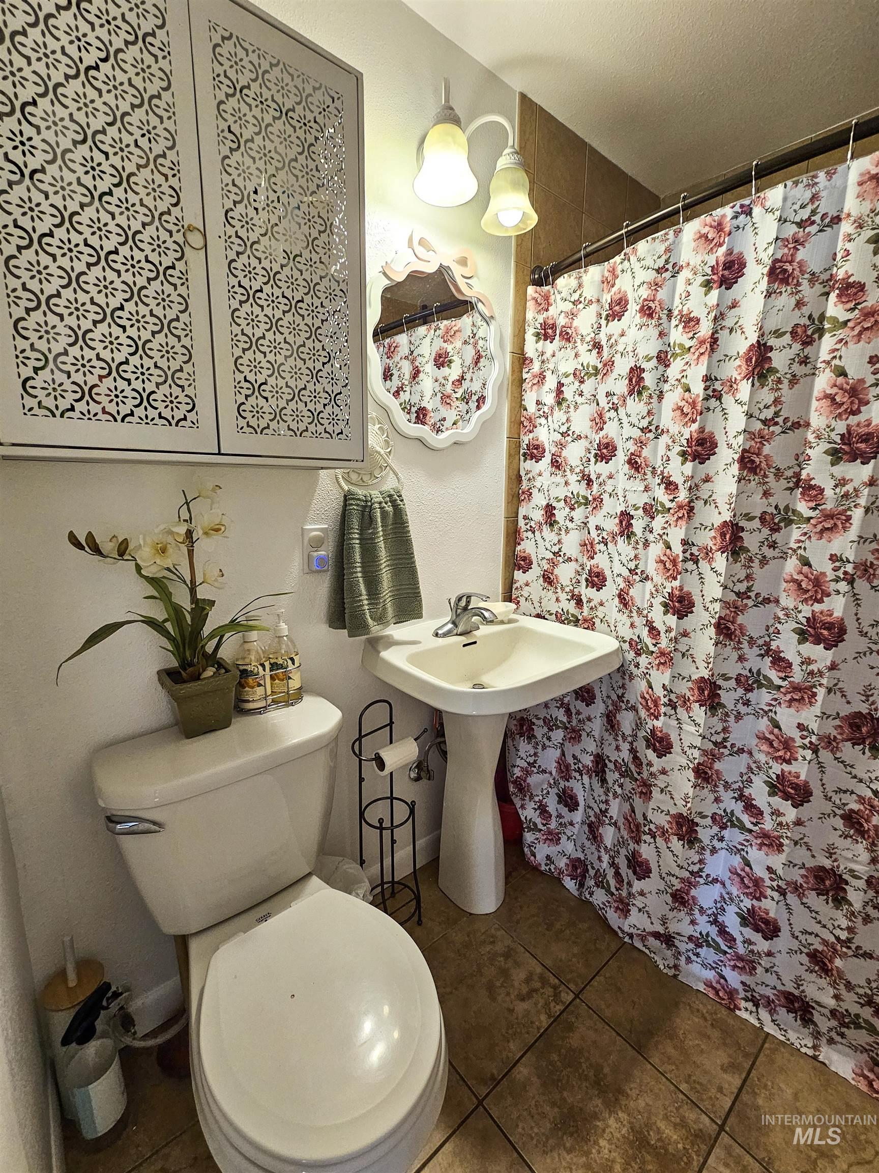 709 Park Ave., Lewiston, Idaho 83501, 3 Bedrooms, 2 Bathrooms, Residential For Sale, Price $419,000,MLS 98966108