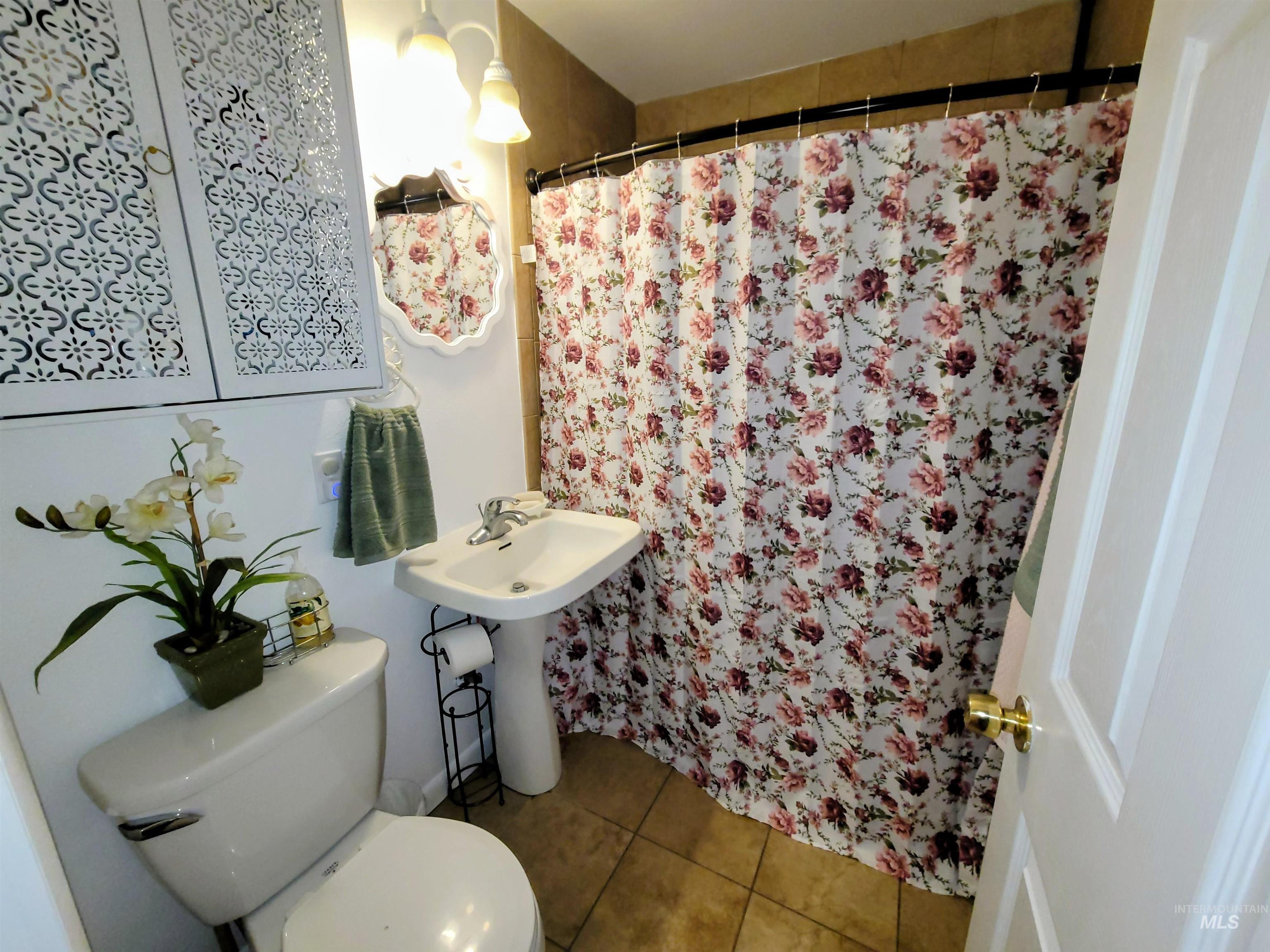 709 Park Ave., Lewiston, Idaho 83501, 3 Bedrooms, 2 Bathrooms, Residential For Sale, Price $419,000,MLS 98966108