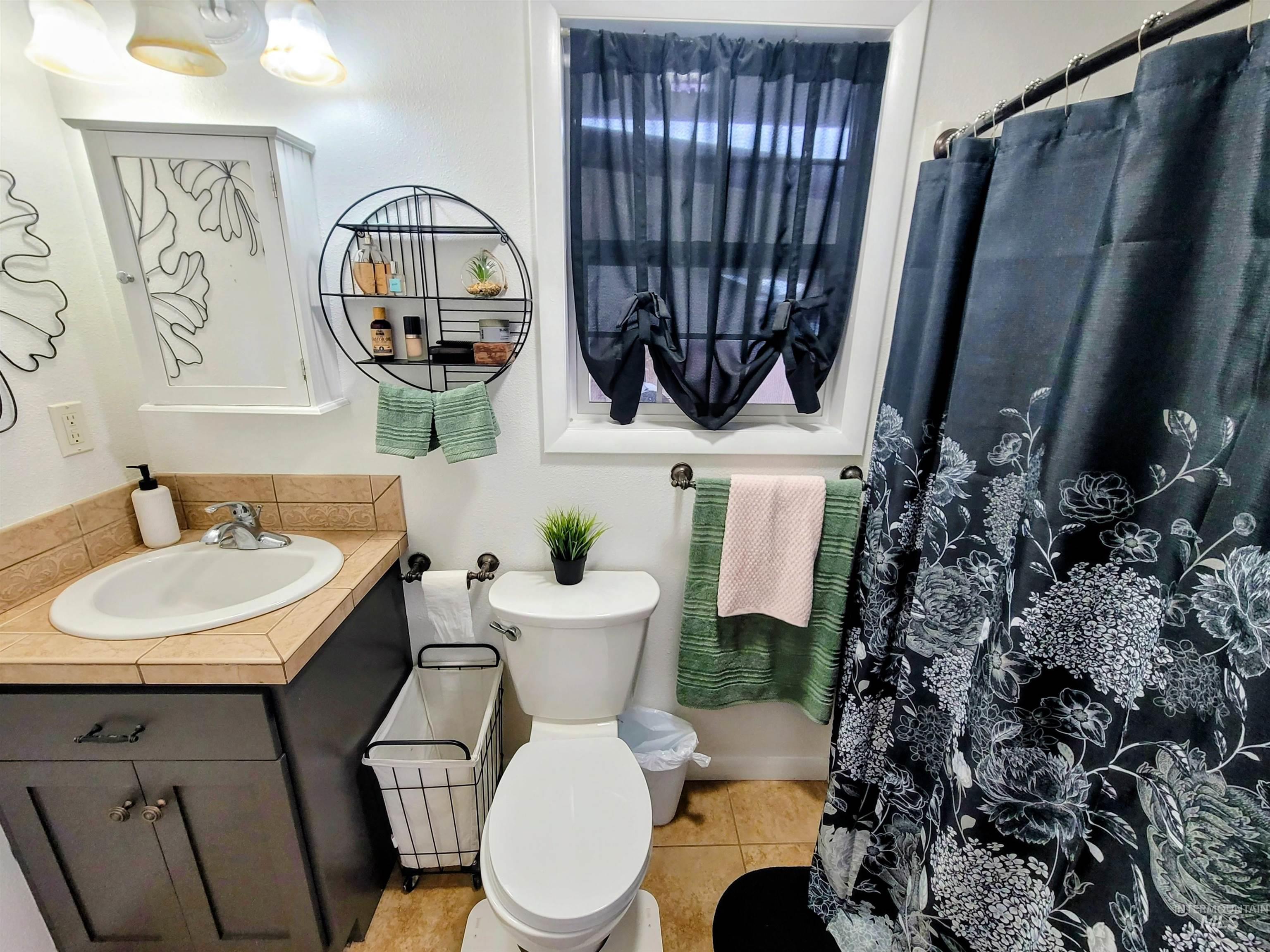 709 Park Ave., Lewiston, Idaho 83501, 3 Bedrooms, 2 Bathrooms, Residential For Sale, Price $419,000,MLS 98966108