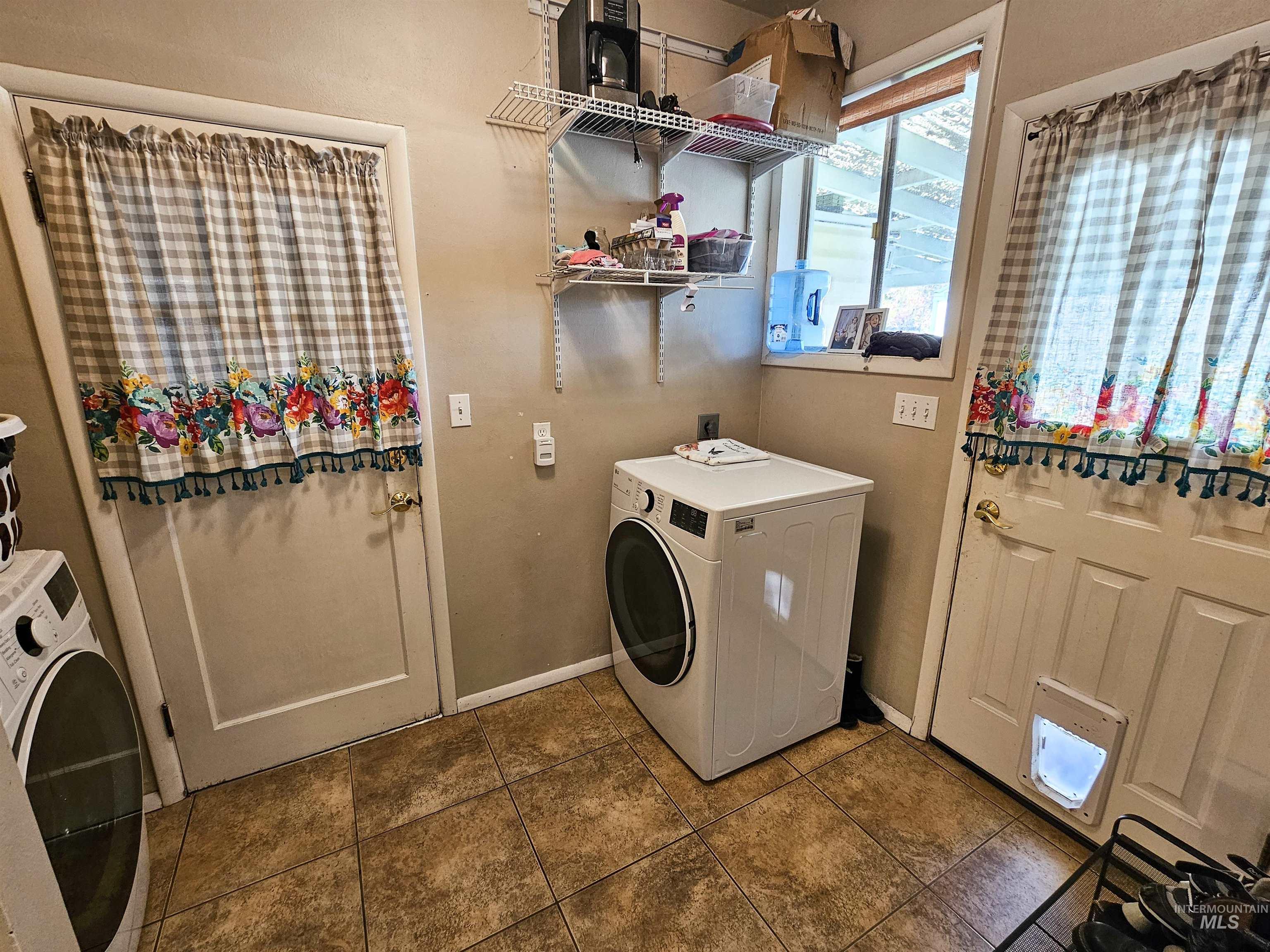 709 Park Ave., Lewiston, Idaho 83501, 3 Bedrooms, 2 Bathrooms, Residential For Sale, Price $419,000,MLS 98966108