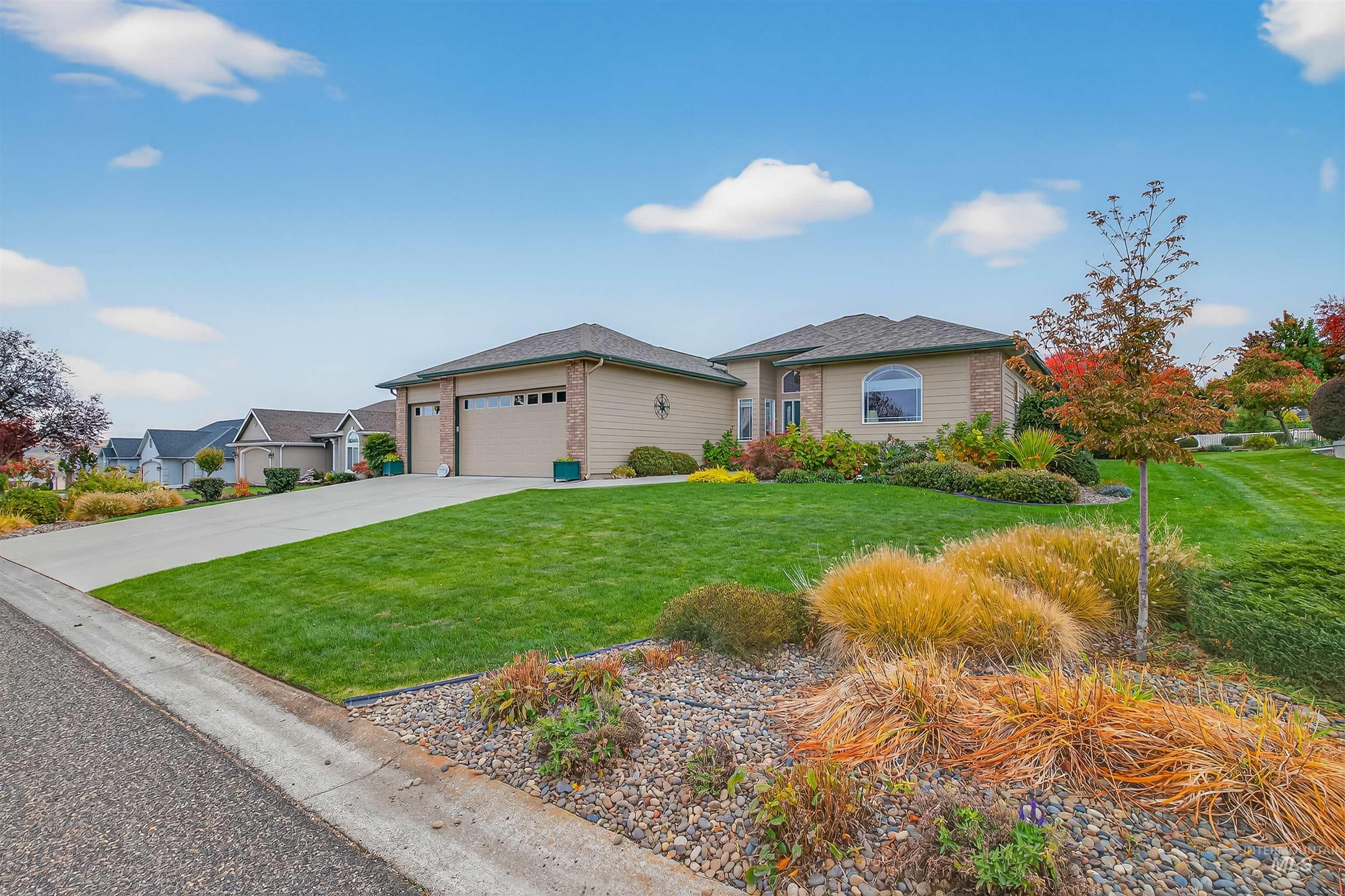 2127 Quailridge Ct, Clarkston, Washington 99403, 3 Bedrooms, 2 Bathrooms, Residential For Sale, Price $539,900,MLS 98966114