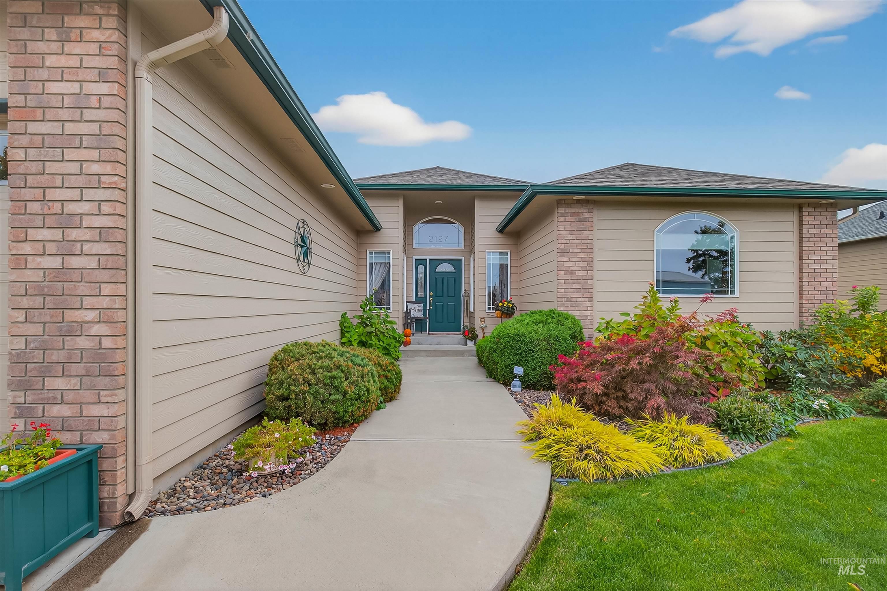 2127 Quailridge Ct, Clarkston, Washington 99403, 3 Bedrooms, 2 Bathrooms, Residential For Sale, Price $539,900,MLS 98966114