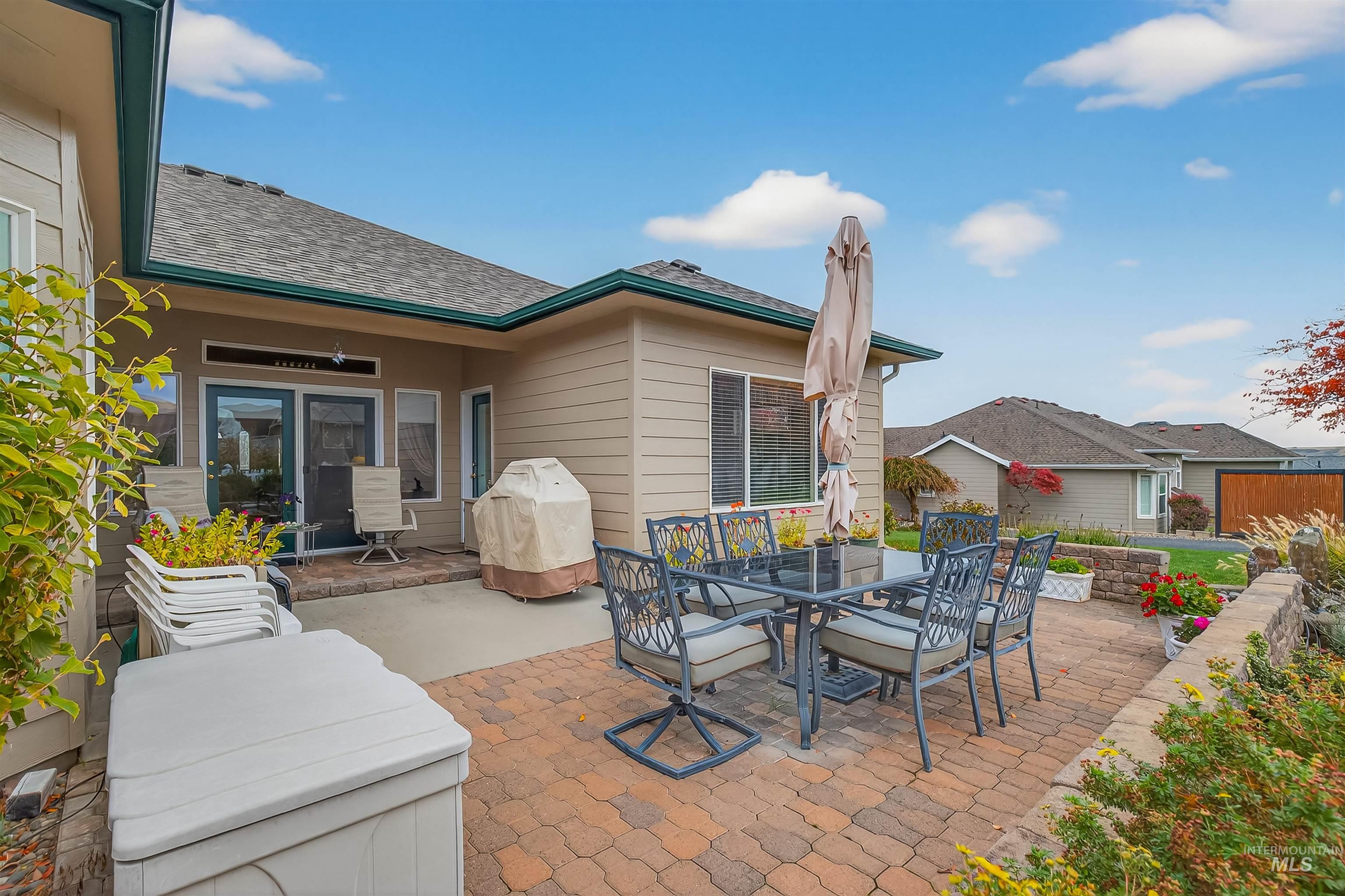 2127 Quailridge Ct, Clarkston, Washington 99403, 3 Bedrooms, 2 Bathrooms, Residential For Sale, Price $539,900,MLS 98966114