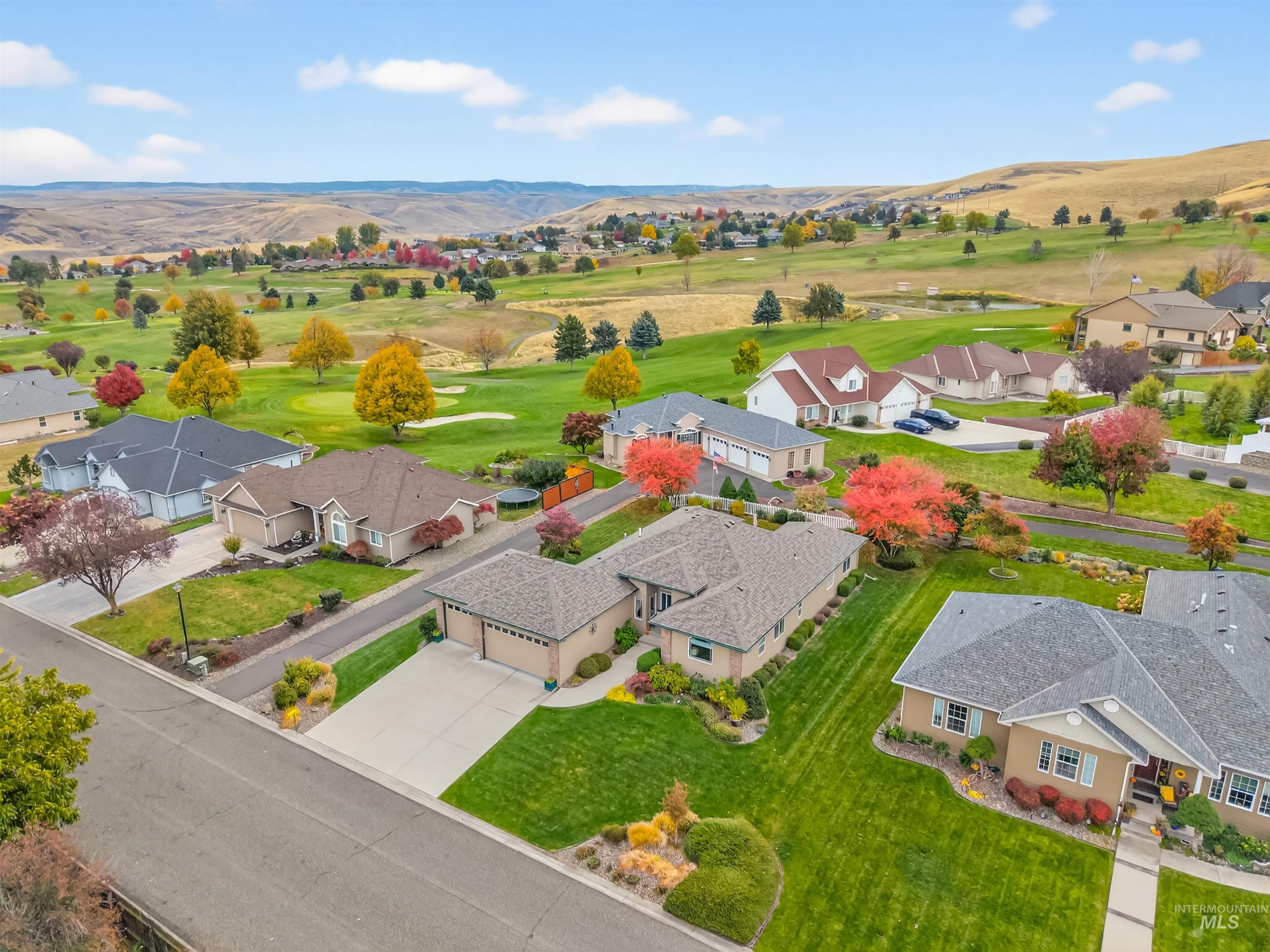 2127 Quailridge Ct, Clarkston, Washington 99403, 3 Bedrooms, 2 Bathrooms, Residential For Sale, Price $539,900,MLS 98966114