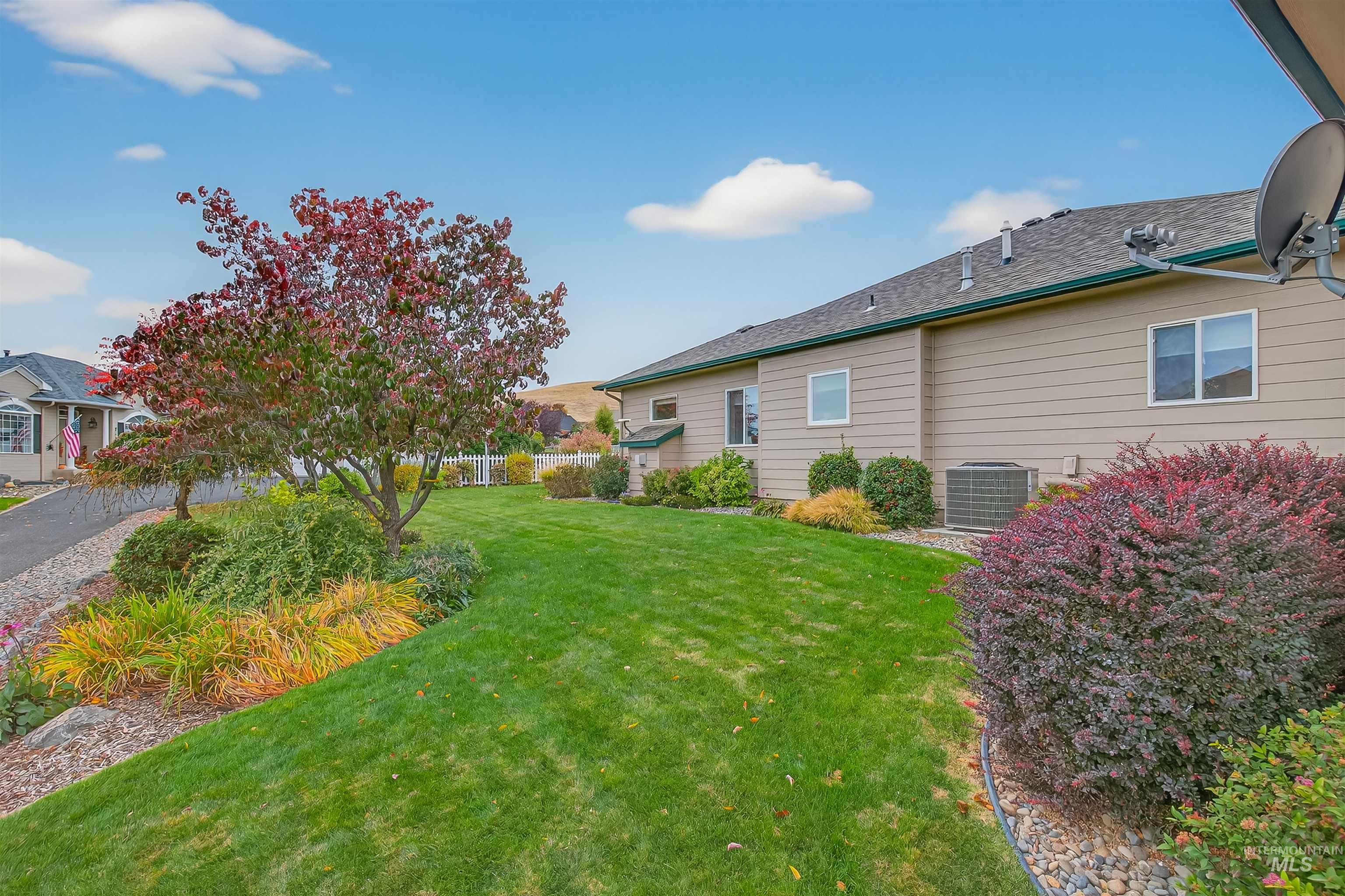 2127 Quailridge Ct, Clarkston, Washington 99403, 3 Bedrooms, 2 Bathrooms, Residential For Sale, Price $539,900,MLS 98966114