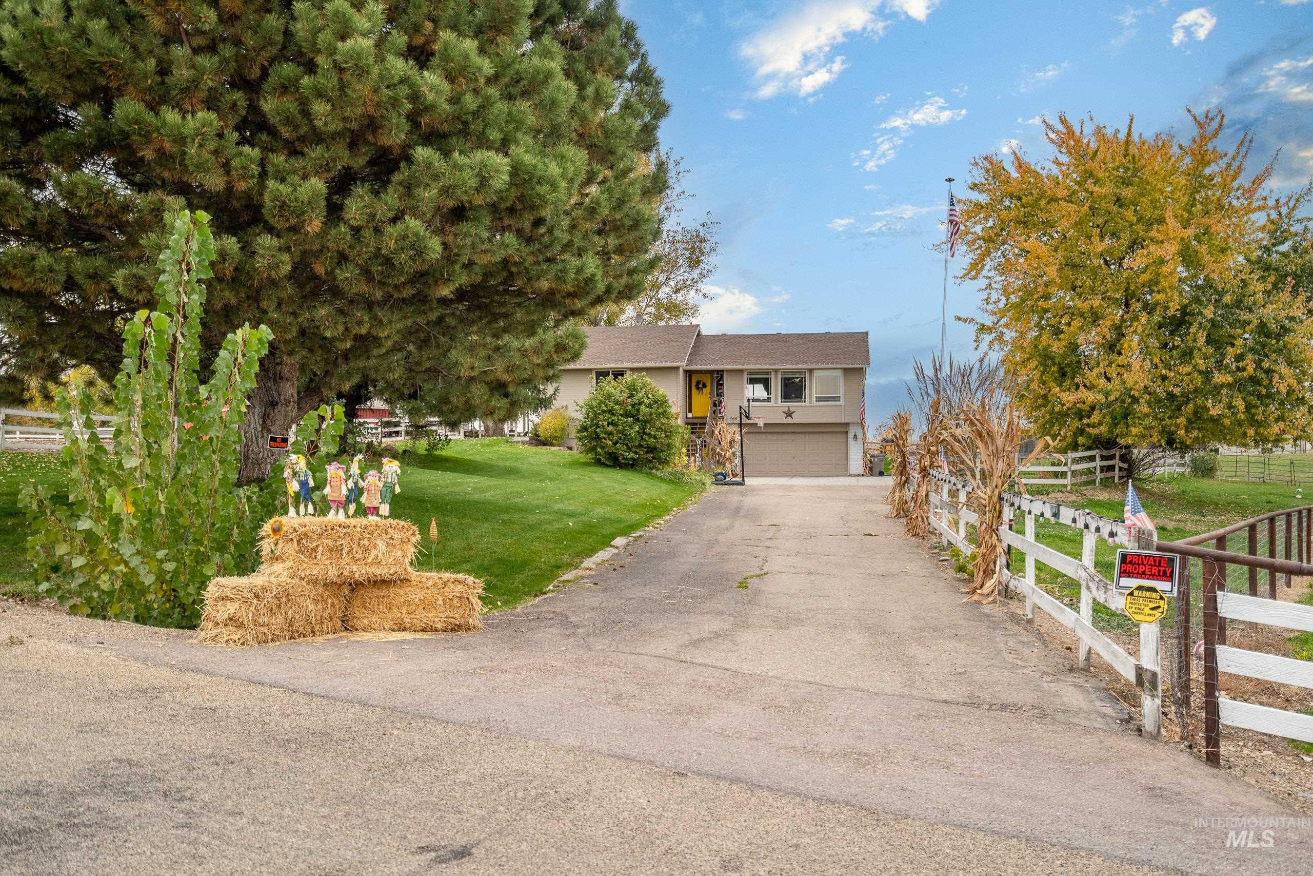 9696 Gloria Rd., Middleton, Idaho 83644, 3 Bedrooms, 3 Bathrooms, Residential For Sale, Price $735,000,MLS 98966136