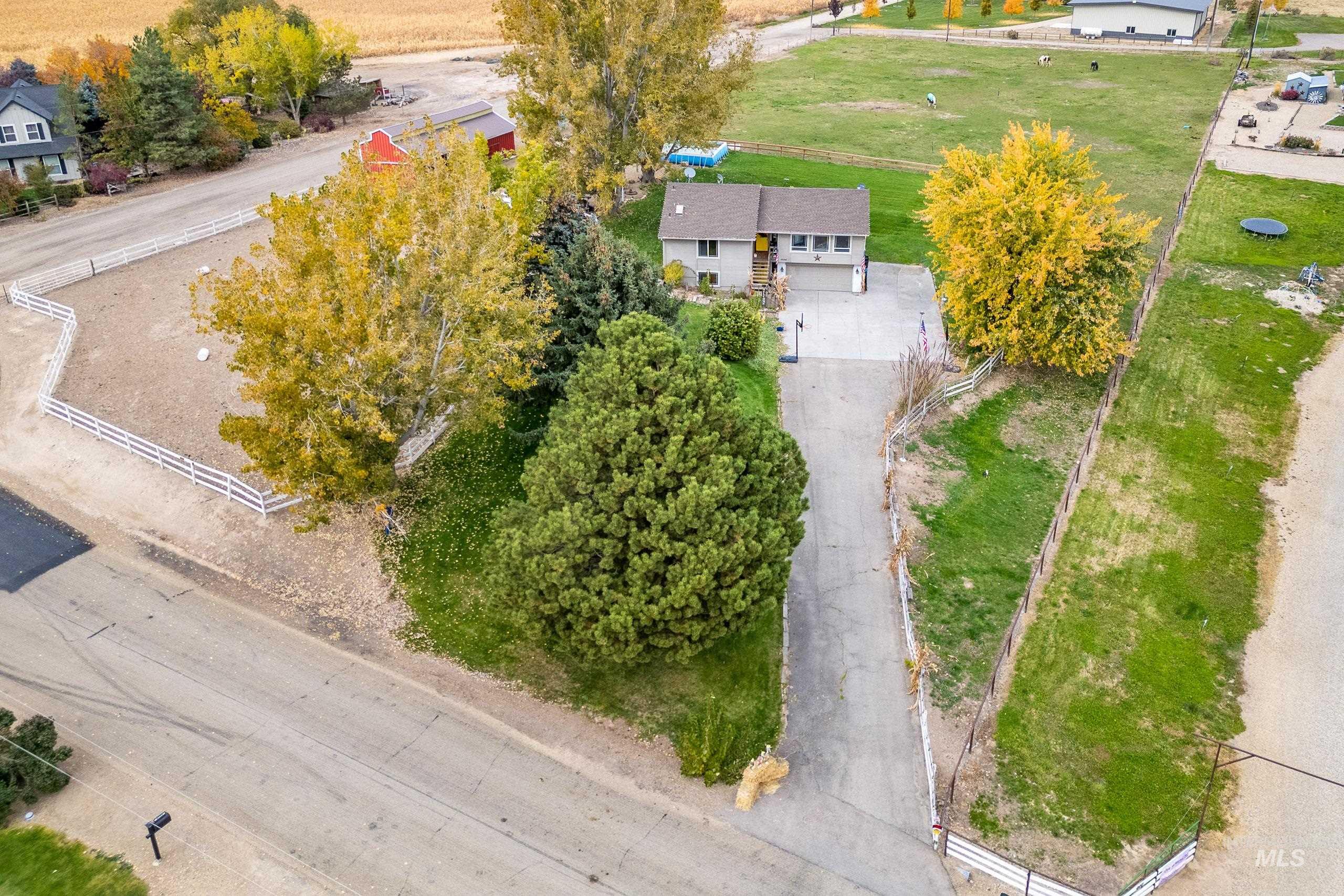 9696 Gloria Rd., Middleton, Idaho 83644, 3 Bedrooms, 3 Bathrooms, Residential For Sale, Price $714,900,MLS 98966136