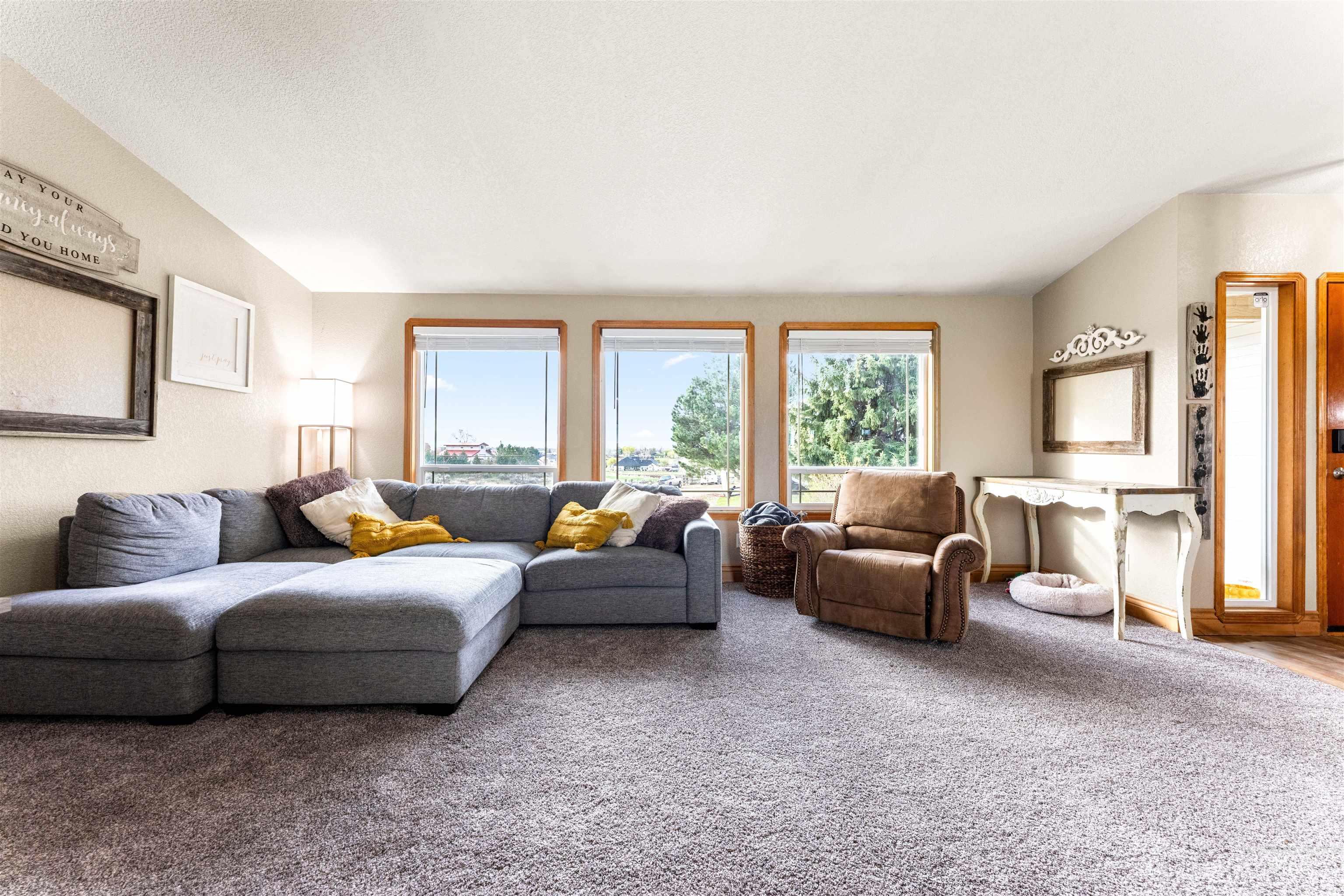 9696 Gloria Rd., Middleton, Idaho 83644, 3 Bedrooms, 3 Bathrooms, Residential For Sale, Price $714,900,MLS 98966136