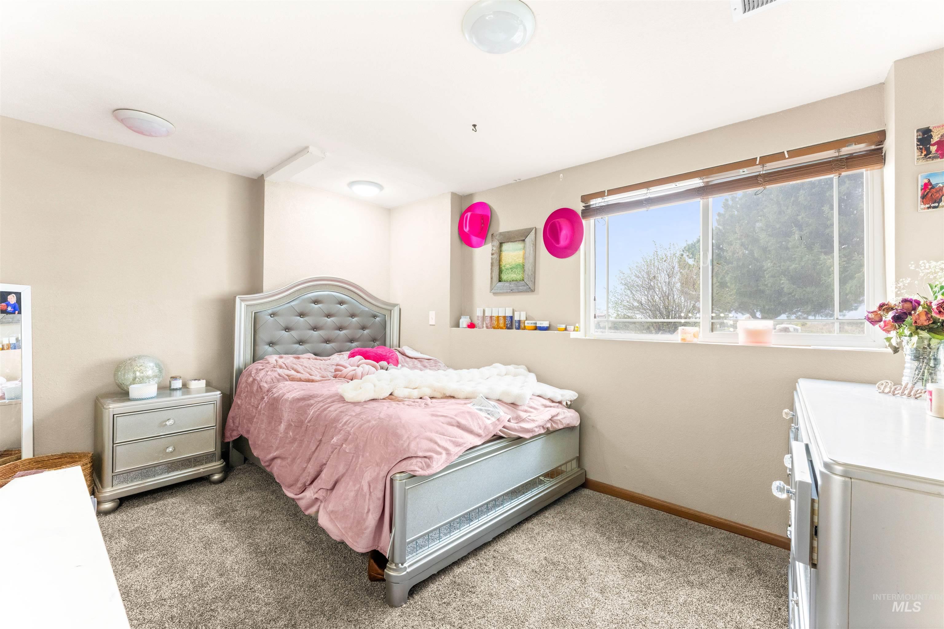 9696 Gloria Rd., Middleton, Idaho 83644, 3 Bedrooms, 3 Bathrooms, Residential For Sale, Price $735,000,MLS 98966136