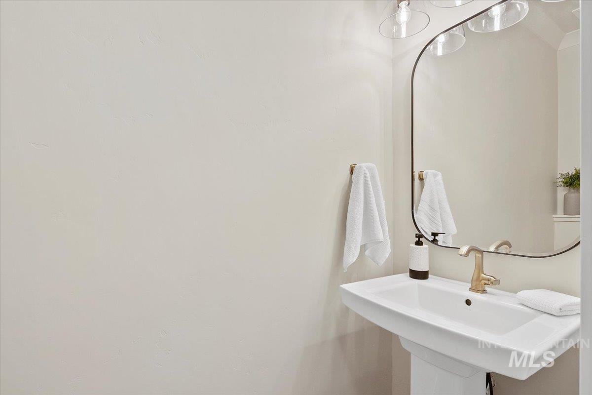 6379 S Utmost Ln, Meridian, Idaho 83642, 3 Bedrooms, 2.5 Bathrooms, Residential For Sale, Price $595,000, 98966139