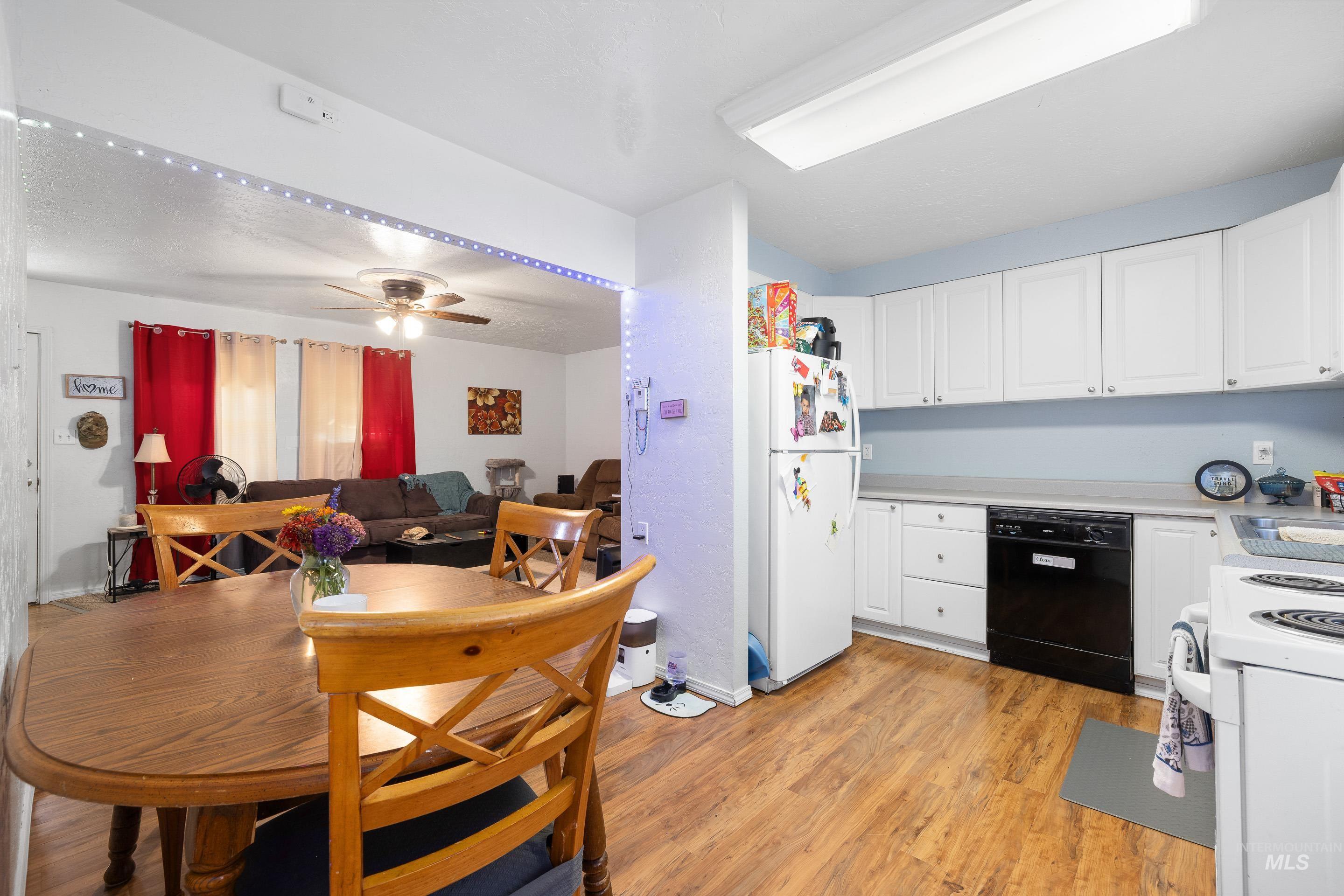 313 Baker Dr., Mountain Home, Idaho 83647, 4 Bedrooms, 1.5 Bathrooms, Residential For Sale, Price $290,000,MLS 98966141