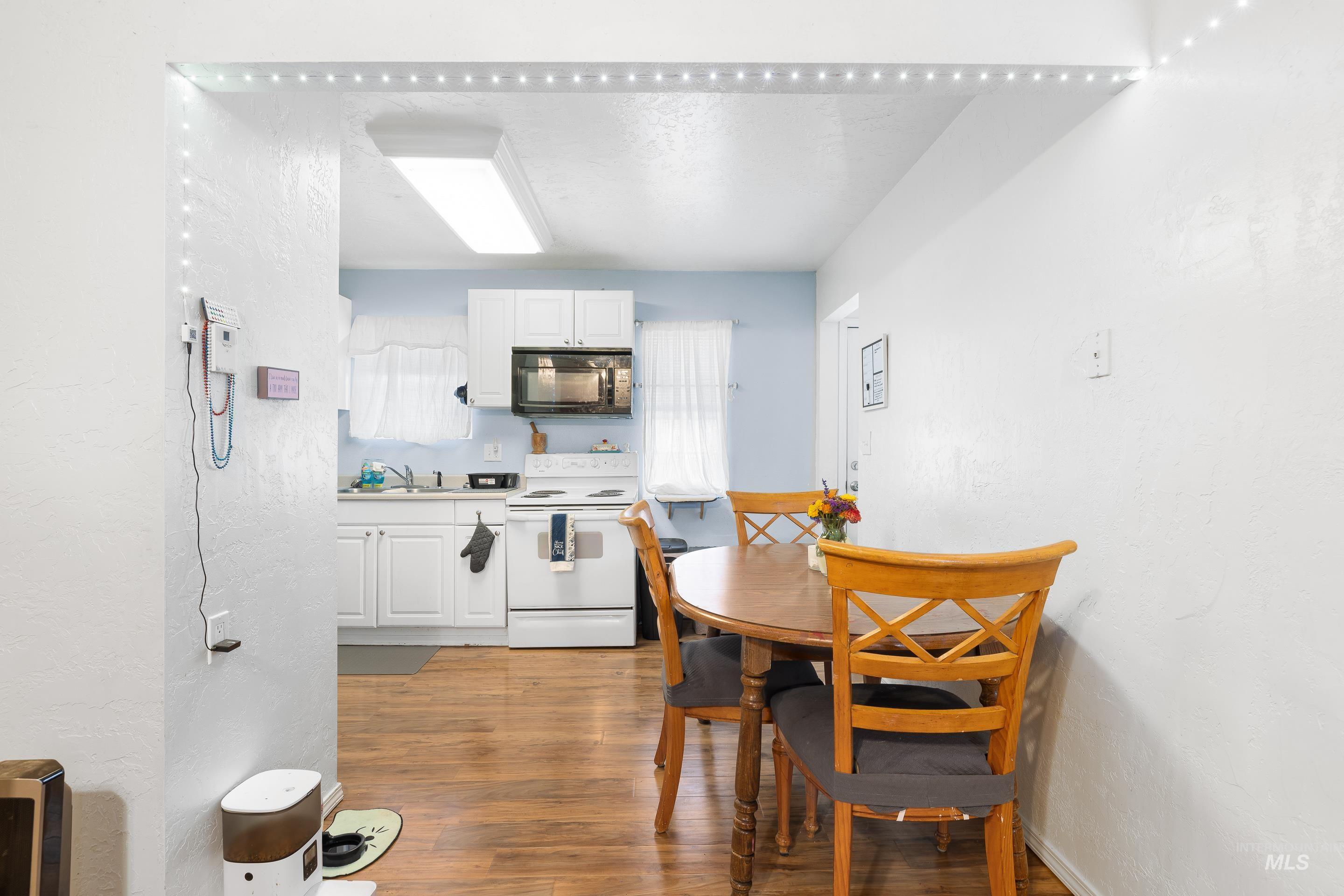 313 Baker Dr., Mountain Home, Idaho 83647, 4 Bedrooms, 1.5 Bathrooms, Residential For Sale, Price $290,000,MLS 98966141