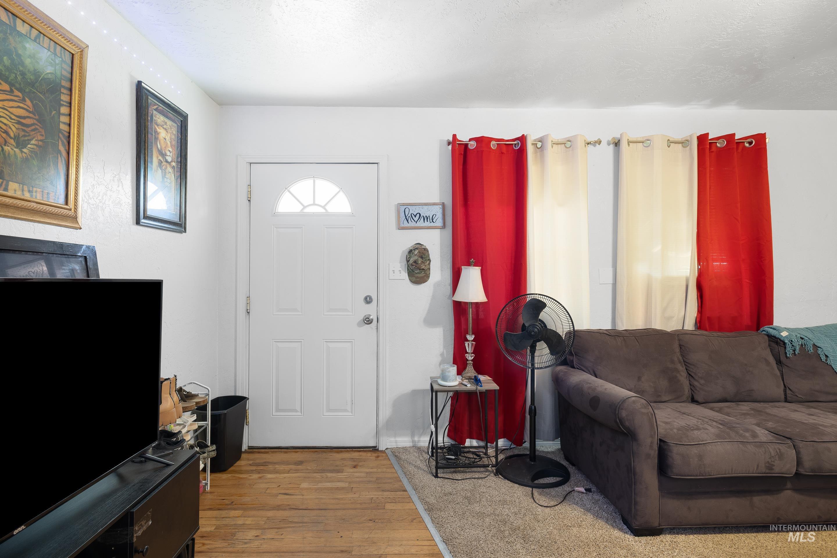 313 Baker Dr., Mountain Home, Idaho 83647, 4 Bedrooms, 1.5 Bathrooms, Residential For Sale, Price $290,000,MLS 98966141