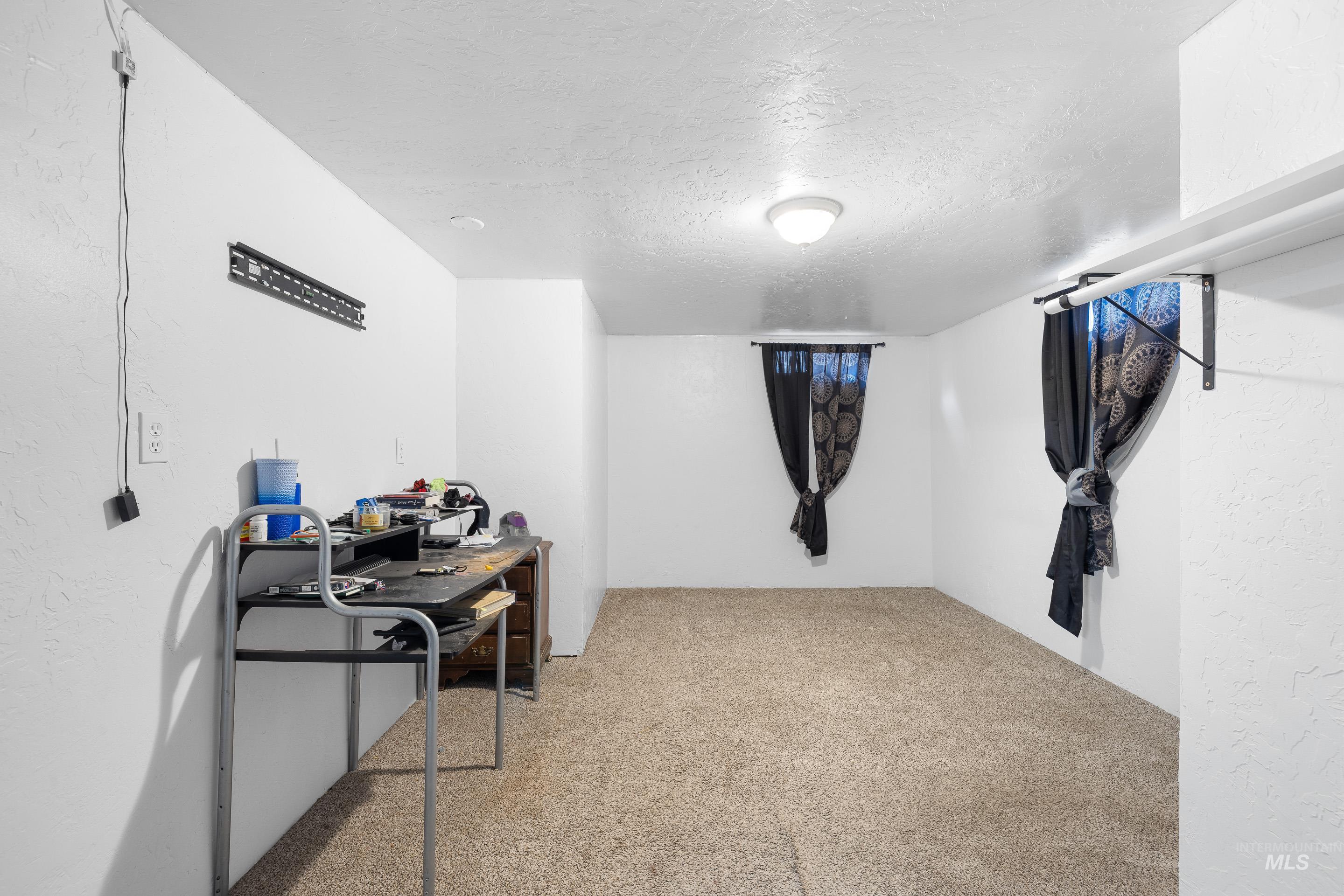 313 Baker Dr., Mountain Home, Idaho 83647, 4 Bedrooms, 1.5 Bathrooms, Residential For Sale, Price $290,000,MLS 98966141