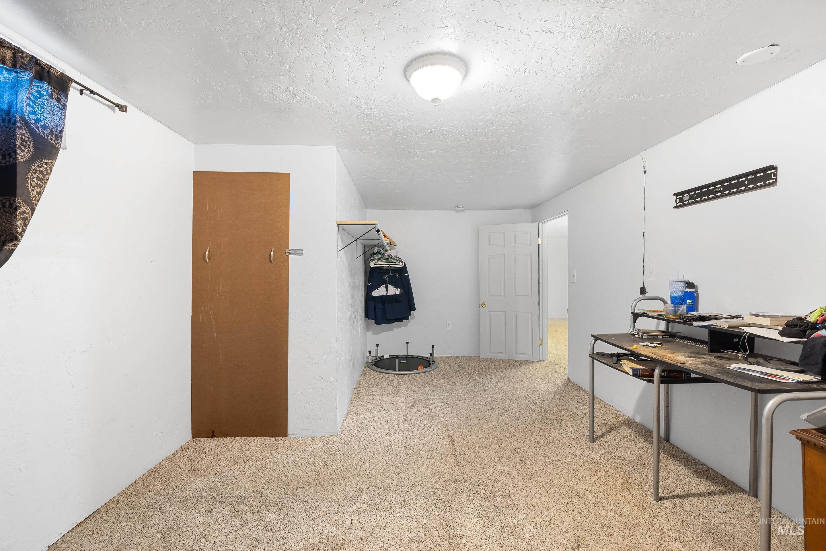 313 Baker Dr., Mountain Home, Idaho 83647, 4 Bedrooms, 1.5 Bathrooms, Residential For Sale, Price $290,000,MLS 98966141