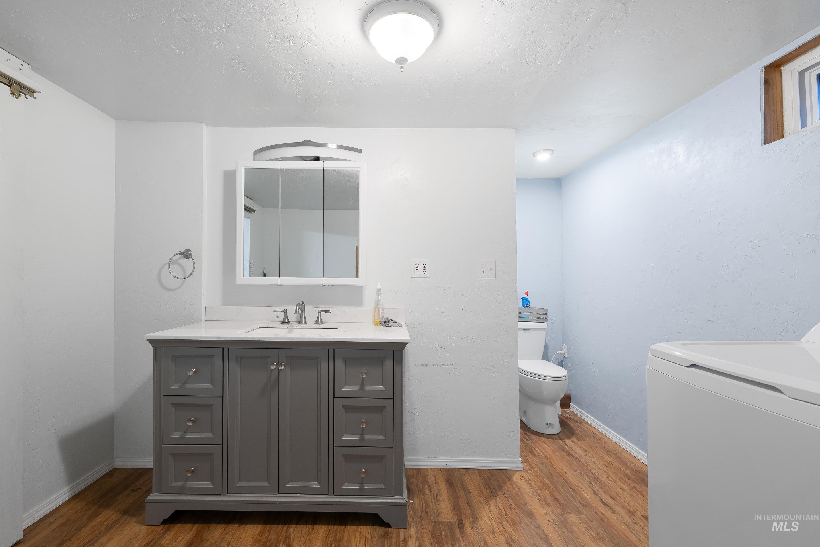 313 Baker Dr., Mountain Home, Idaho 83647, 4 Bedrooms, 1.5 Bathrooms, Residential For Sale, Price $290,000,MLS 98966141