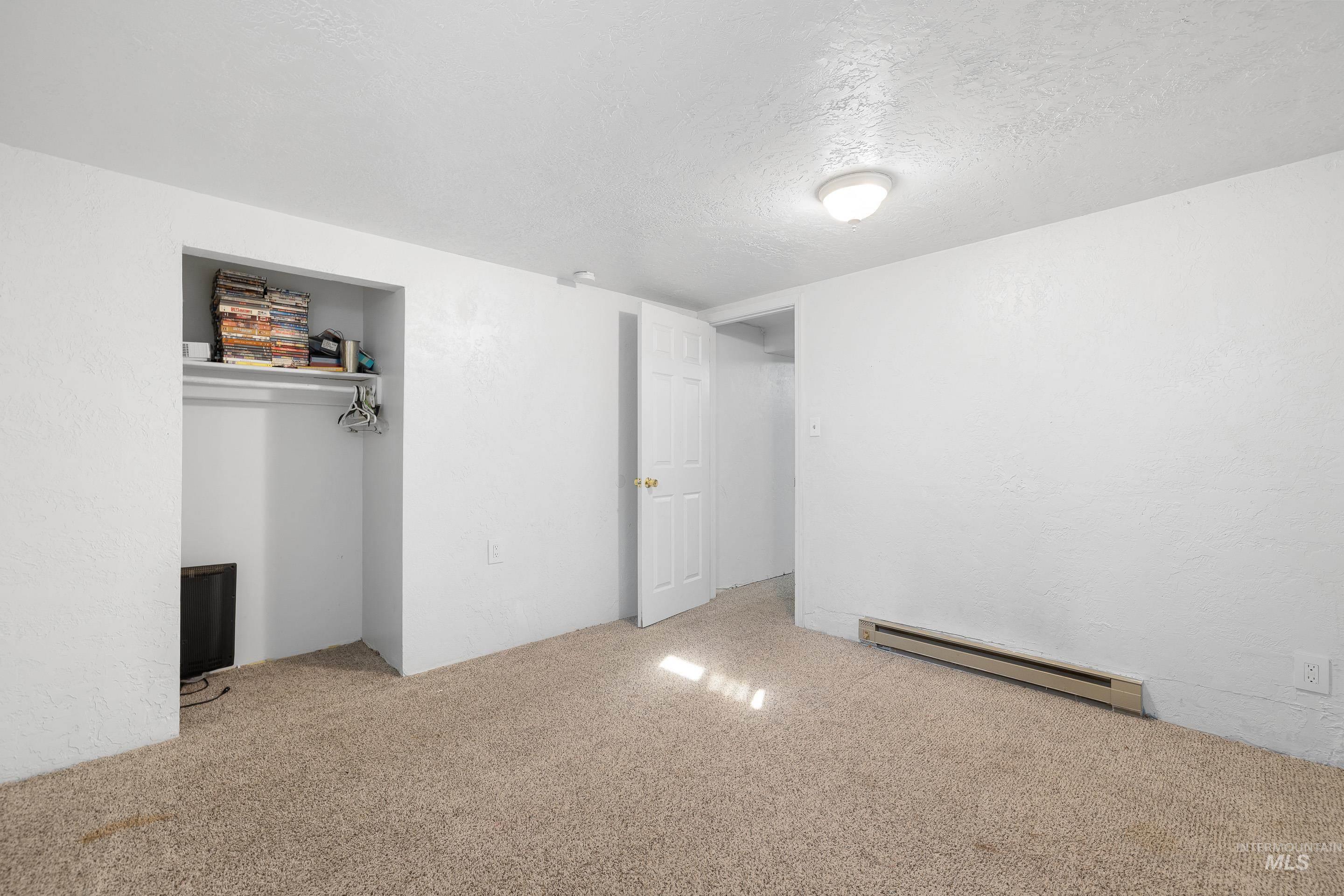 313 Baker Dr., Mountain Home, Idaho 83647, 4 Bedrooms, 1.5 Bathrooms, Residential For Sale, Price $290,000,MLS 98966141