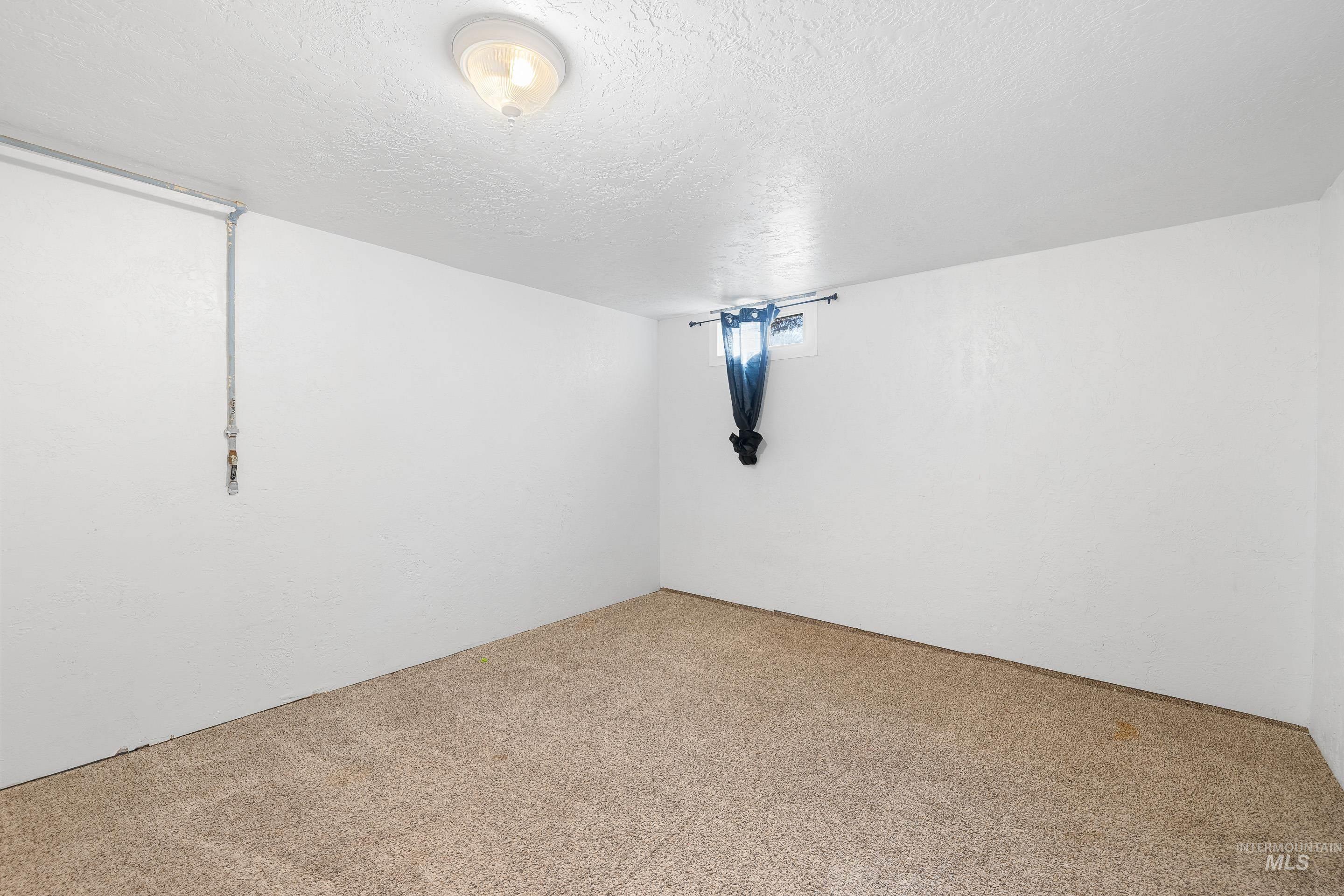 313 Baker Dr., Mountain Home, Idaho 83647, 4 Bedrooms, 1.5 Bathrooms, Residential For Sale, Price $290,000,MLS 98966141