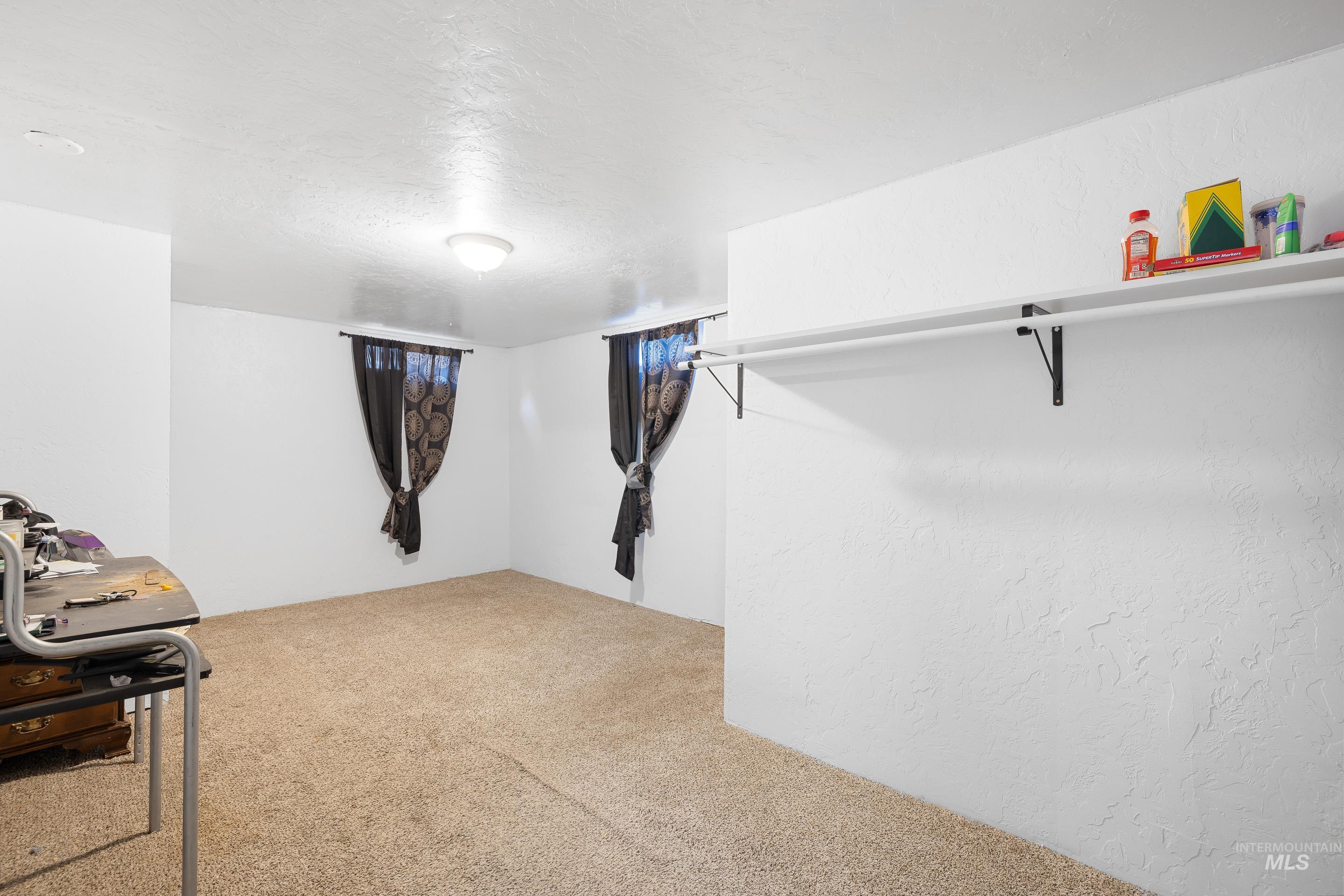 313 Baker Dr., Mountain Home, Idaho 83647, 4 Bedrooms, 1.5 Bathrooms, Residential For Sale, Price $290,000,MLS 98966141