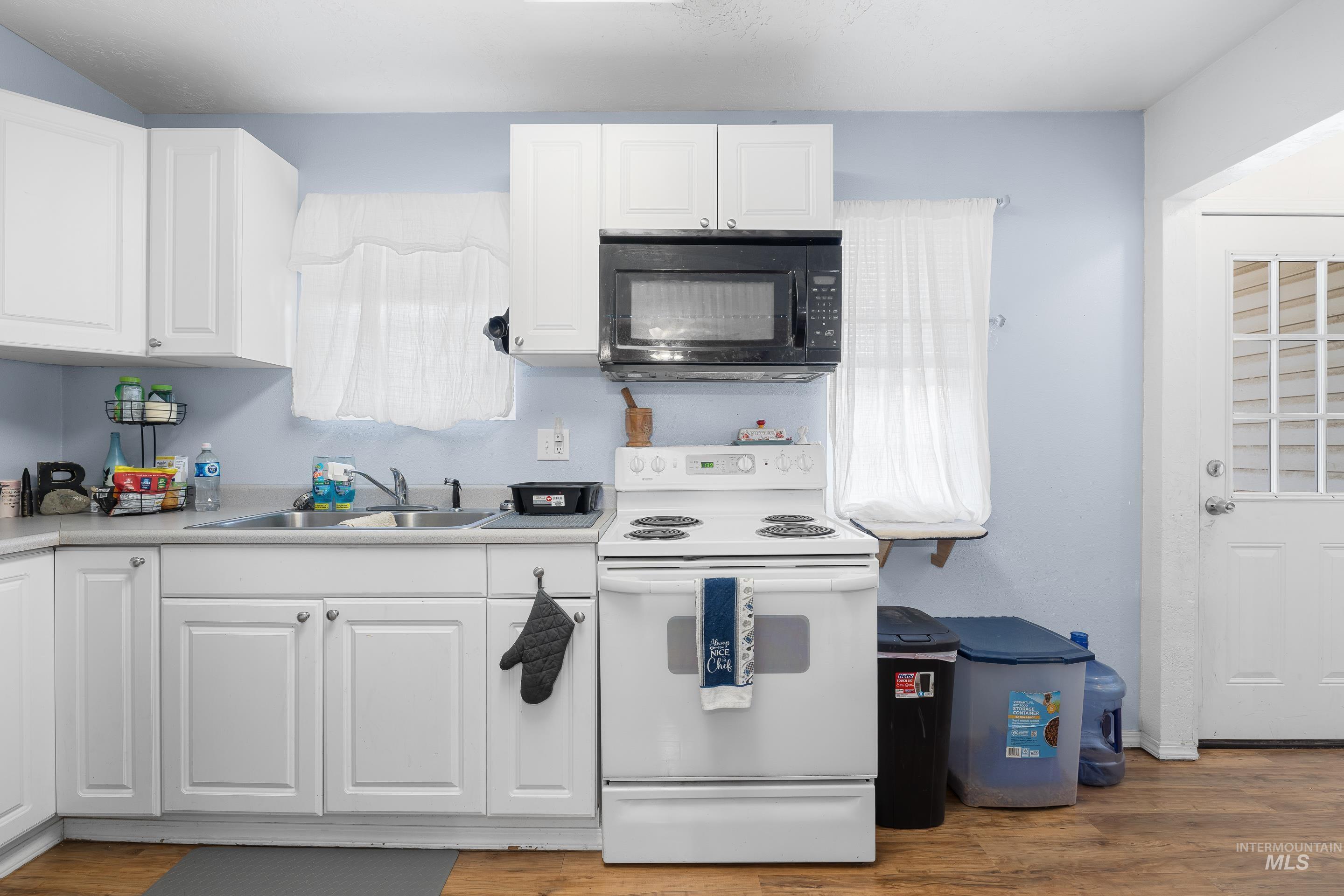 313 Baker Dr., Mountain Home, Idaho 83647, 4 Bedrooms, 1.5 Bathrooms, Residential For Sale, Price $290,000,MLS 98966141