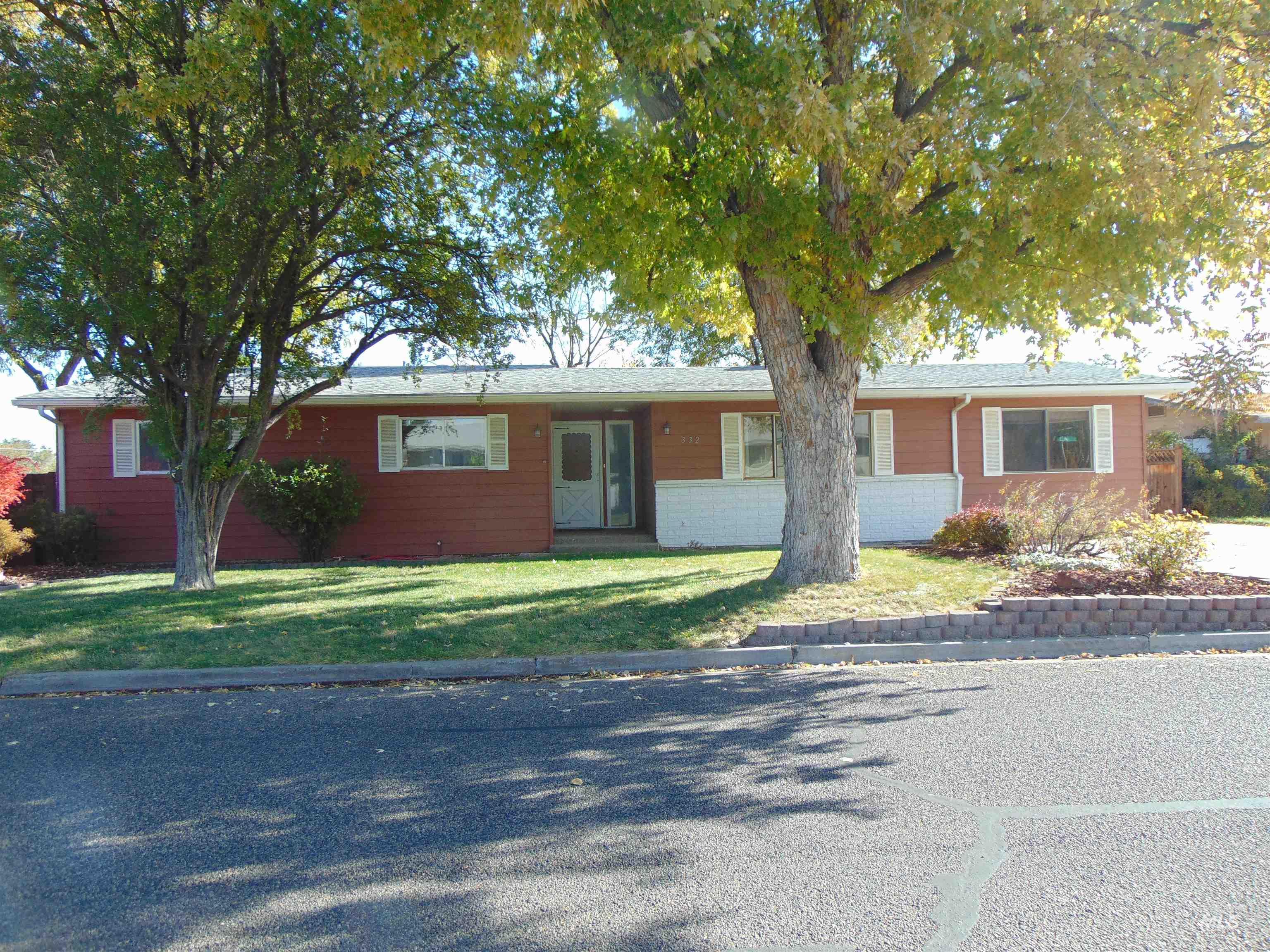 332 Sears Drive, Ontario, Oregon 97914, 3 Bedrooms, 2 Bathrooms, Residential For Sale, Price $319,000, 98966163