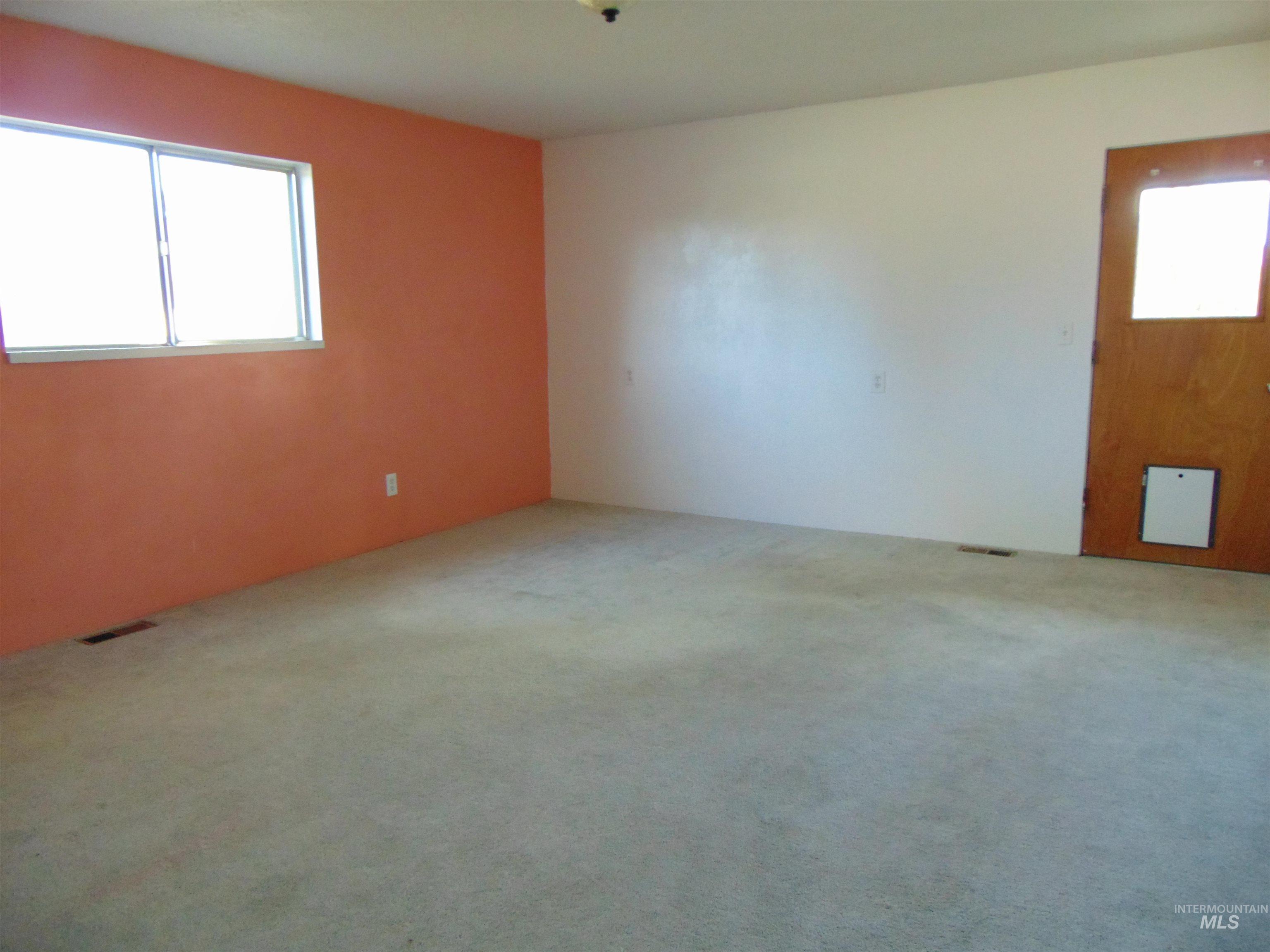 332 Sears Drive, Ontario, Oregon 97914, 3 Bedrooms, 2 Bathrooms, Residential For Sale, Price $319,000, 98966163