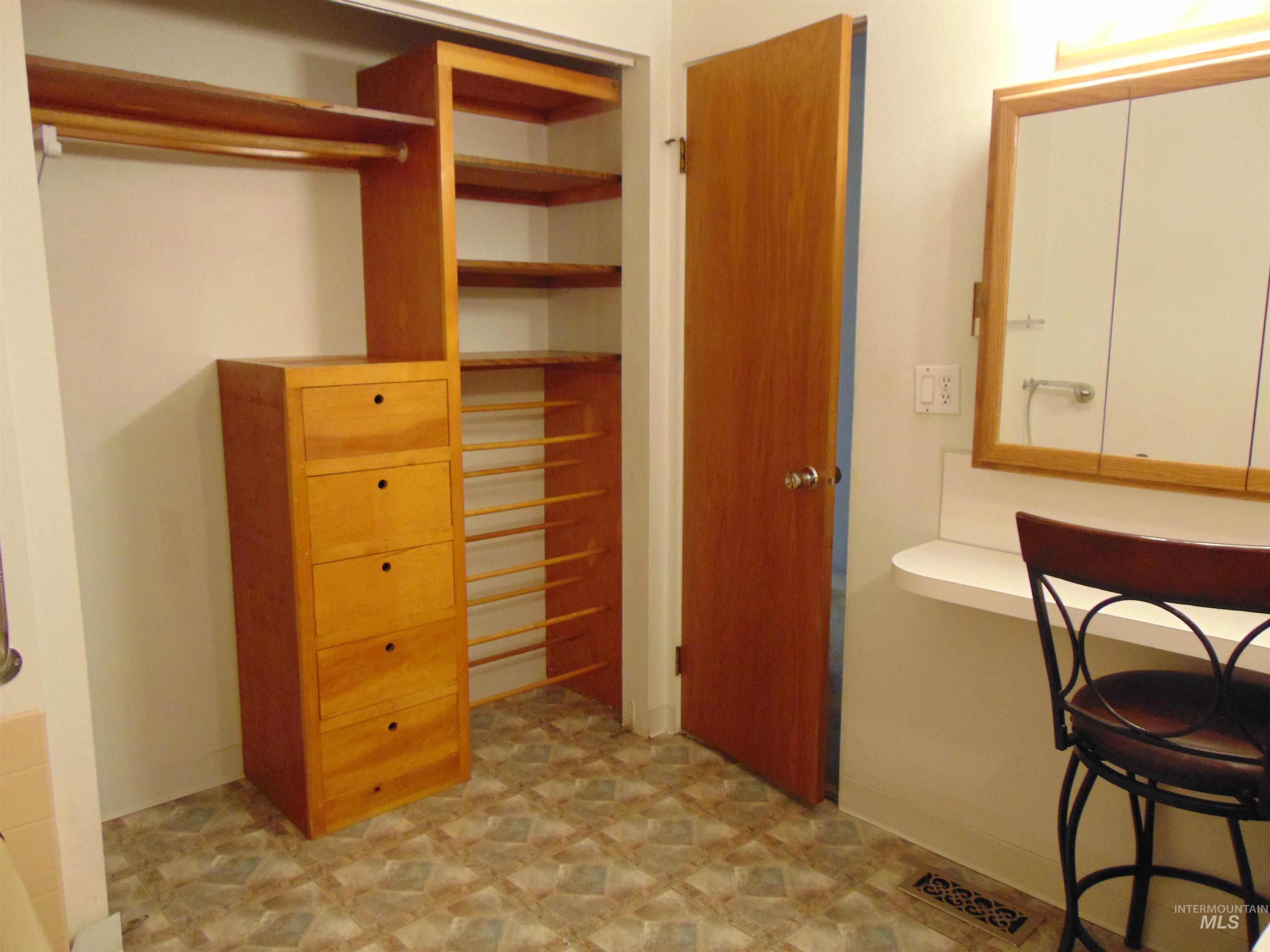 332 Sears Drive, Ontario, Oregon 97914, 3 Bedrooms, 2 Bathrooms, Residential For Sale, Price $319,000, 98966163