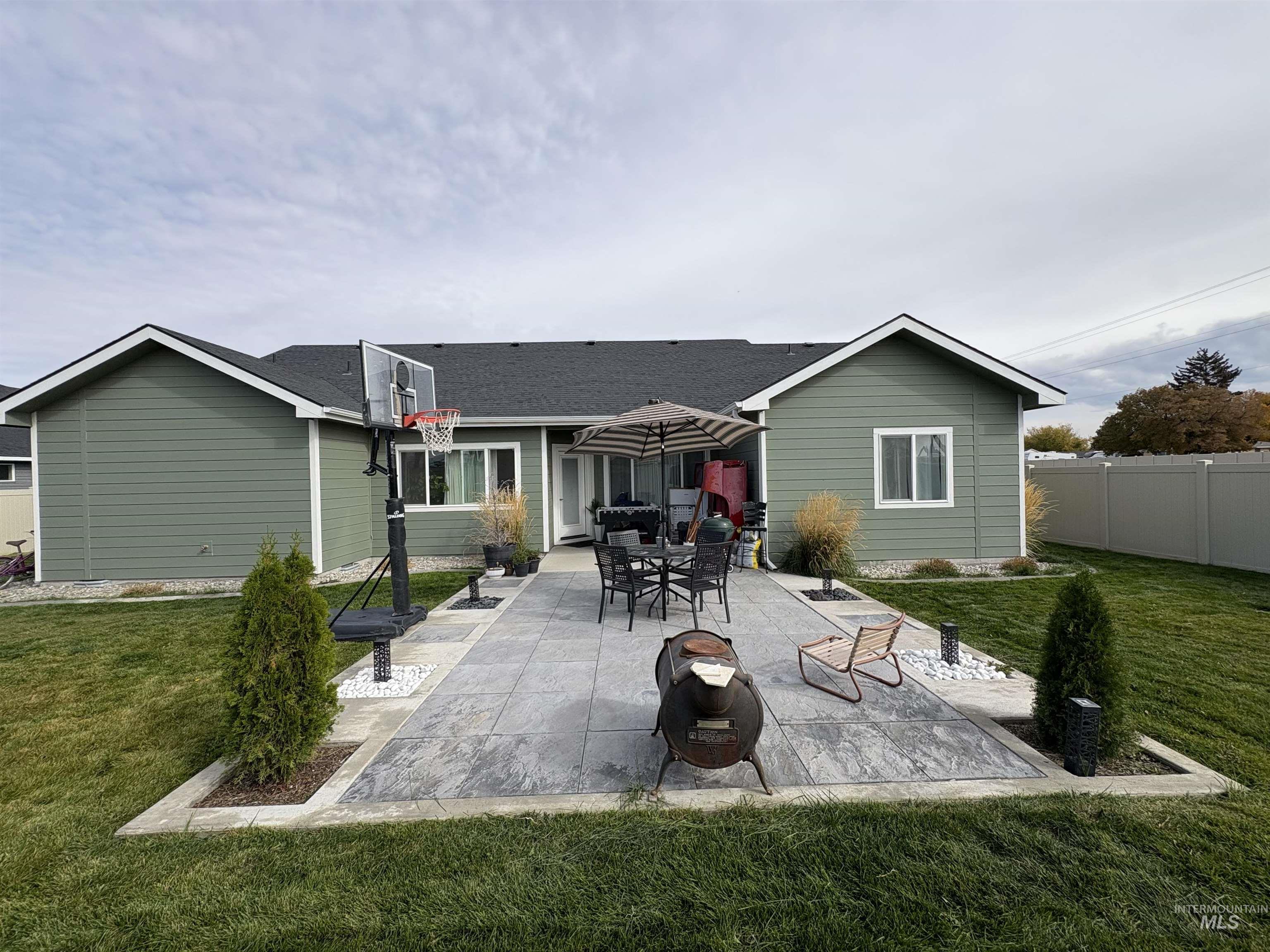 973 Kenbrook Loop, Twin Falls, Idaho 83301, 4 Bedrooms, 2 Bathrooms, Residential For Sale, Price $495,000, 98966174