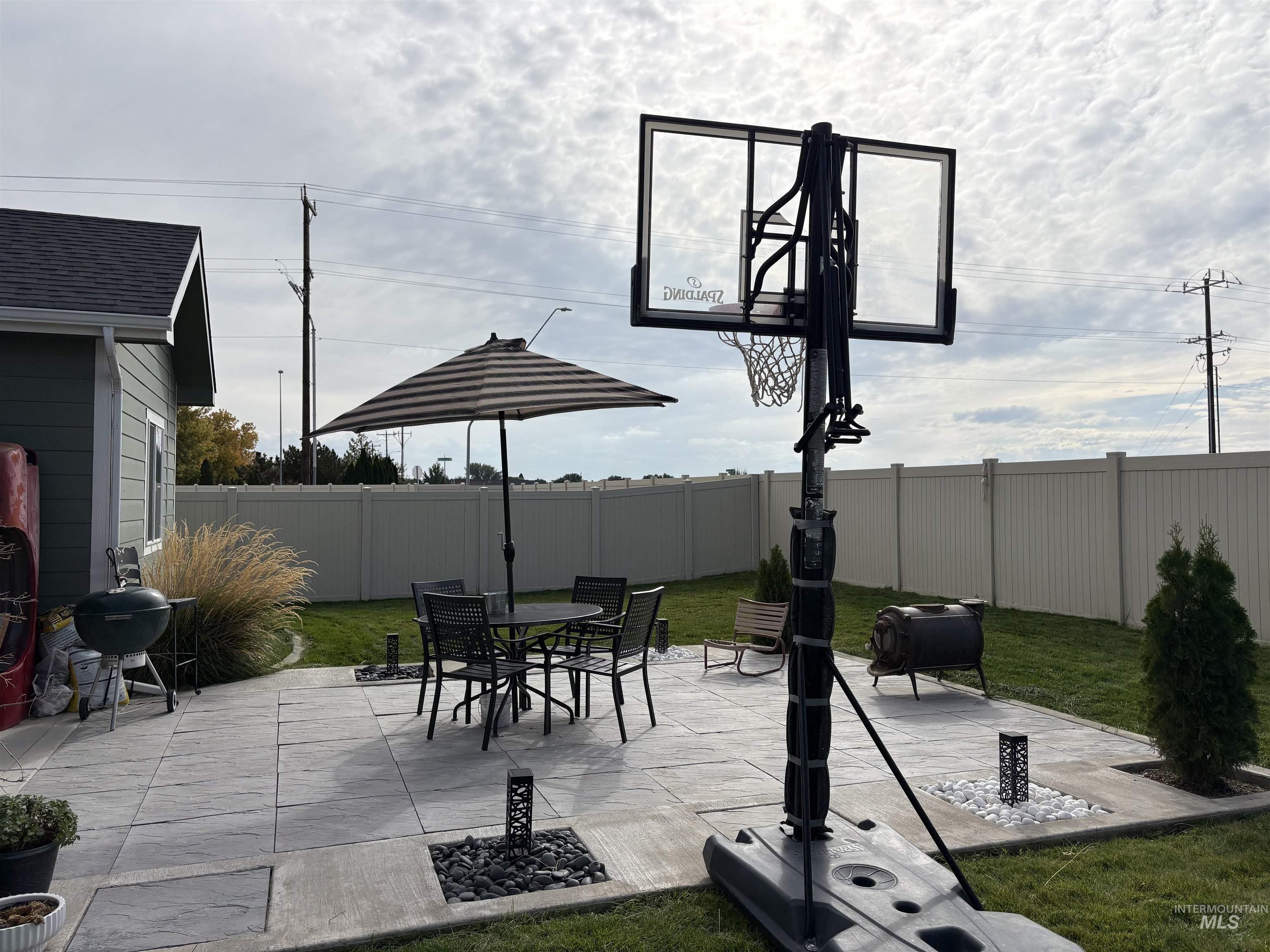 973 Kenbrook Loop, Twin Falls, Idaho 83301, 4 Bedrooms, 2 Bathrooms, Residential For Sale, Price $525,000,MLS 98966174