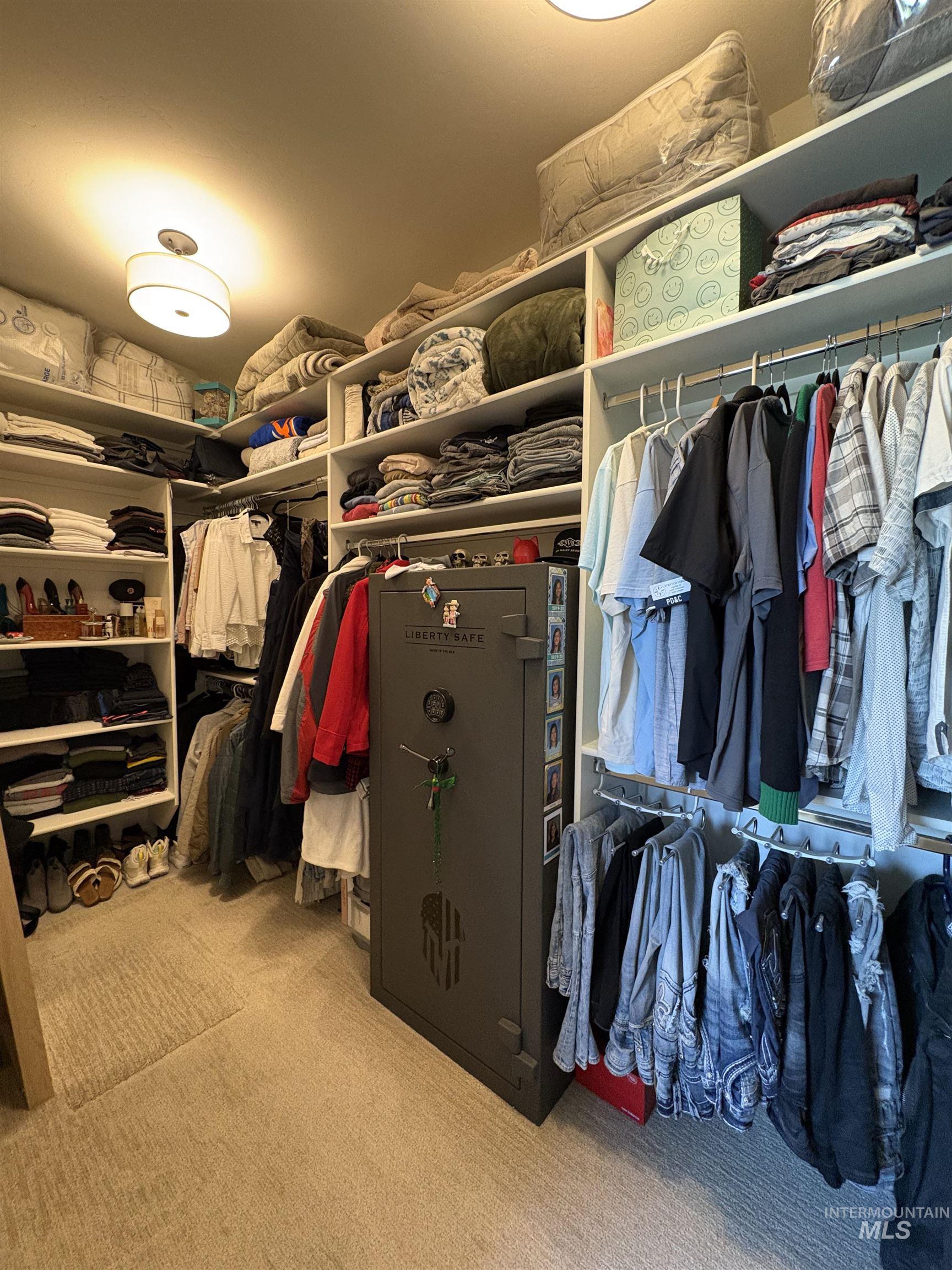 973 Kenbrook Loop, Twin Falls, Idaho 83301, 4 Bedrooms, 2 Bathrooms, Residential For Sale, Price $525,000,MLS 98966174