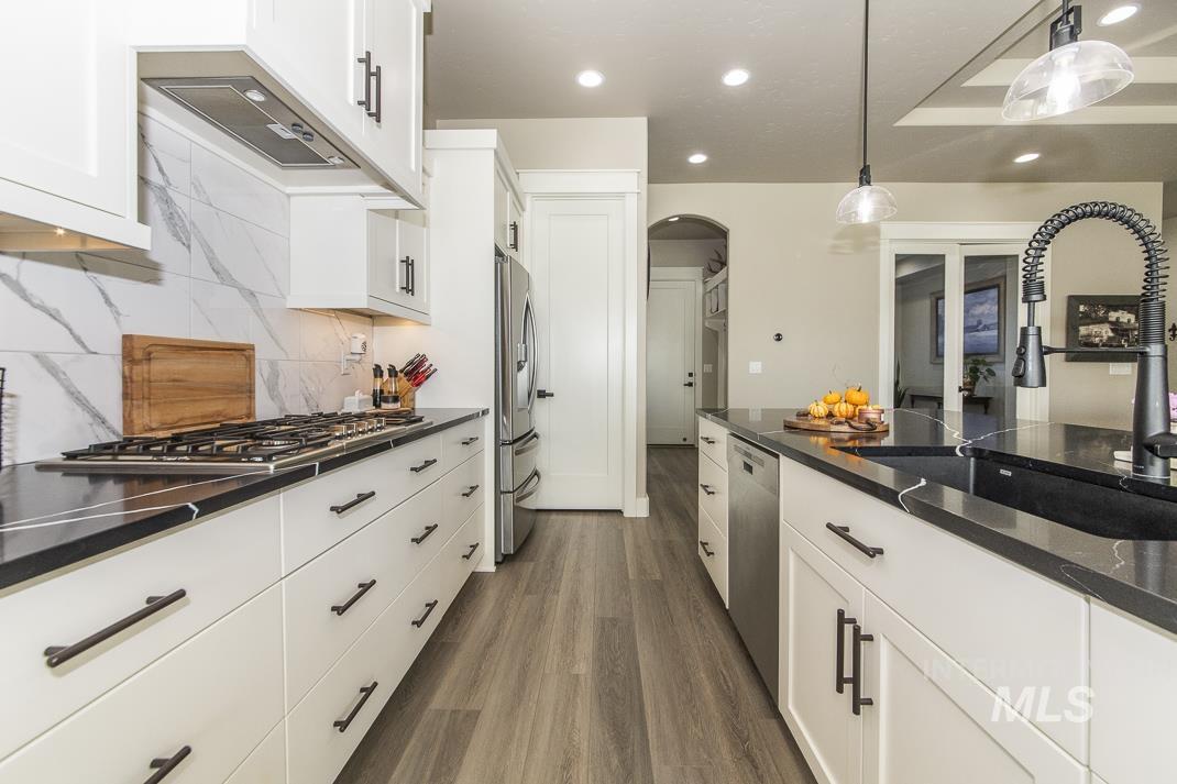 8781 E Daffodil St, Nampa, Idaho 83687, 3 Bedrooms, 3 Bathrooms, Residential For Sale, Price $782,500,MLS 98966180