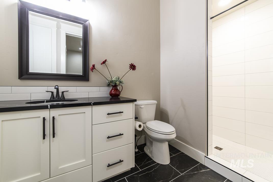 8781 E Daffodil St, Nampa, Idaho 83687, 3 Bedrooms, 3 Bathrooms, Residential For Sale, Price $782,500,MLS 98966180