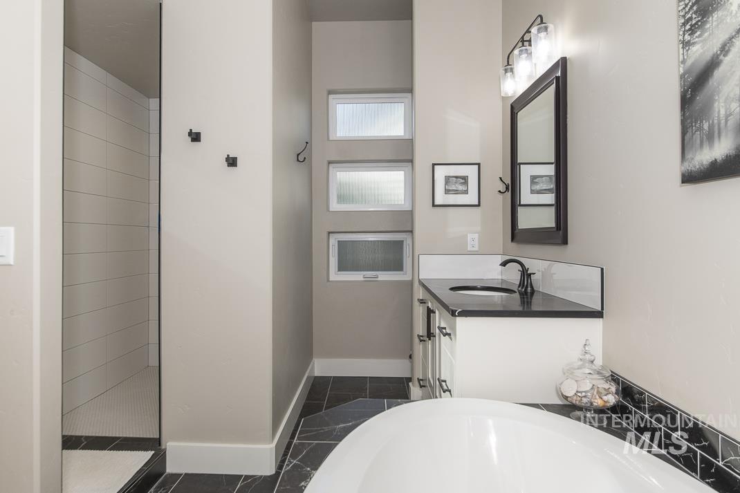 8781 E Daffodil St, Nampa, Idaho 83687, 3 Bedrooms, 3 Bathrooms, Residential For Sale, Price $782,500,MLS 98966180