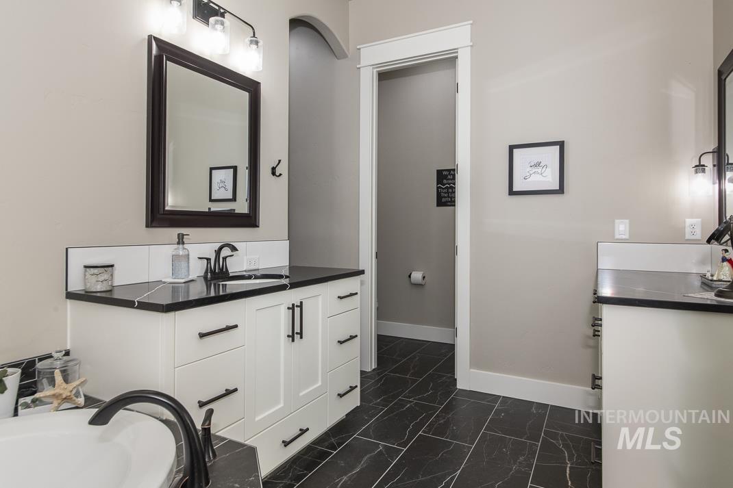 8781 E Daffodil St, Nampa, Idaho 83687, 3 Bedrooms, 3 Bathrooms, Residential For Sale, Price $782,500,MLS 98966180