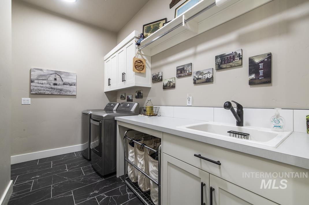 8781 E Daffodil St, Nampa, Idaho 83687, 3 Bedrooms, 3 Bathrooms, Residential For Sale, Price $782,500,MLS 98966180