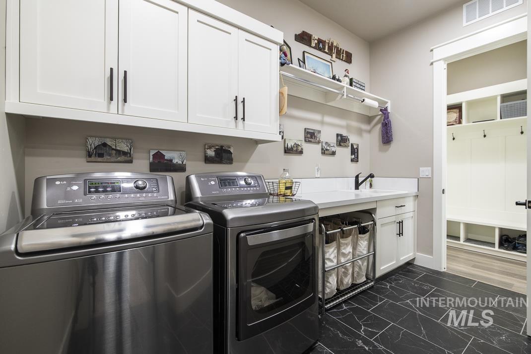 8781 E Daffodil St, Nampa, Idaho 83687, 3 Bedrooms, 3 Bathrooms, Residential For Sale, Price $782,500,MLS 98966180