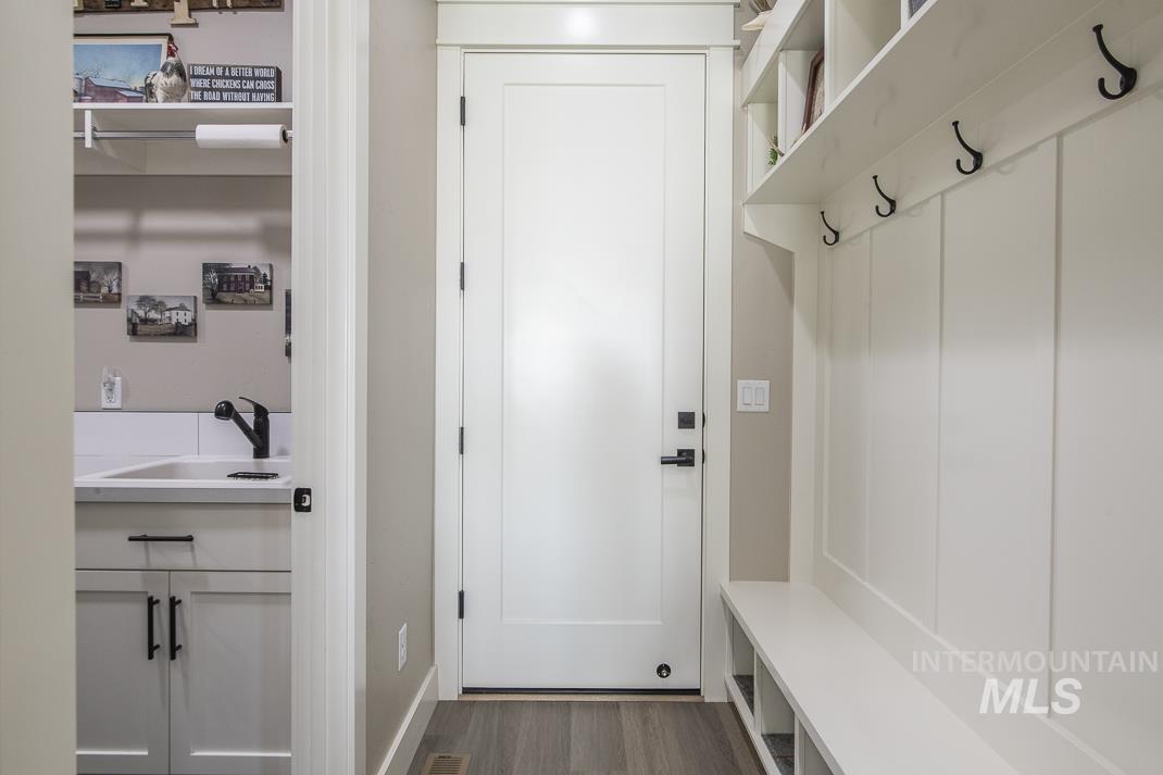 8781 E Daffodil St, Nampa, Idaho 83687, 3 Bedrooms, 3 Bathrooms, Residential For Sale, Price $782,500,MLS 98966180